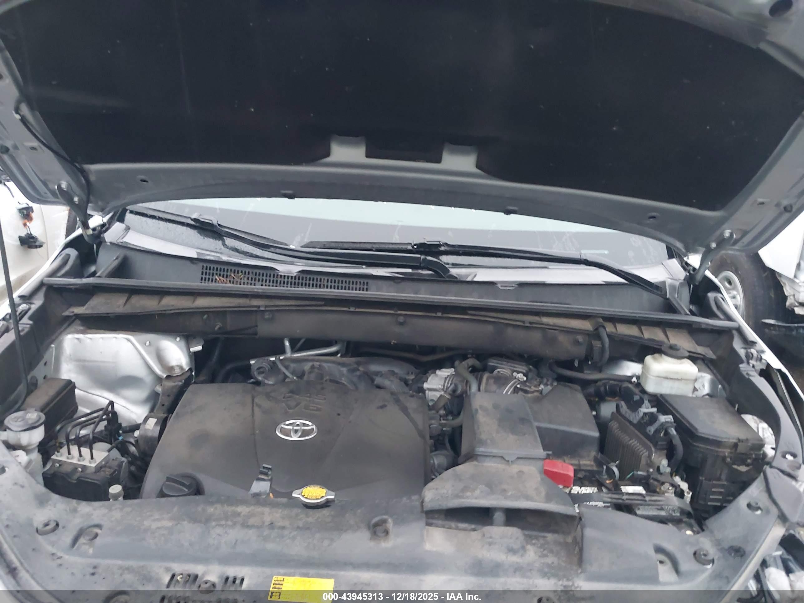 TOYOTA HIGHLANDER image 10