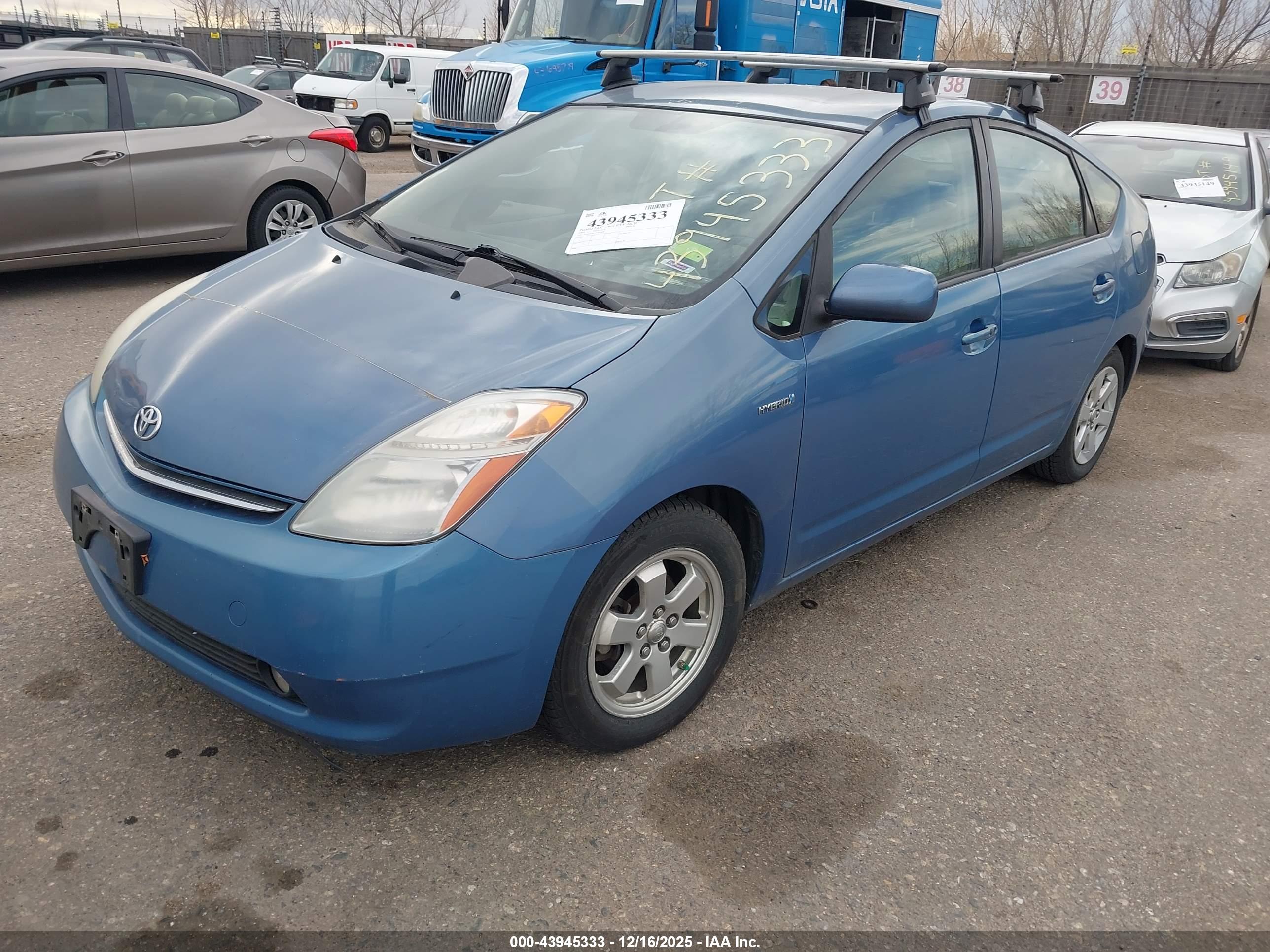 TOYOTA PRIUS image 2