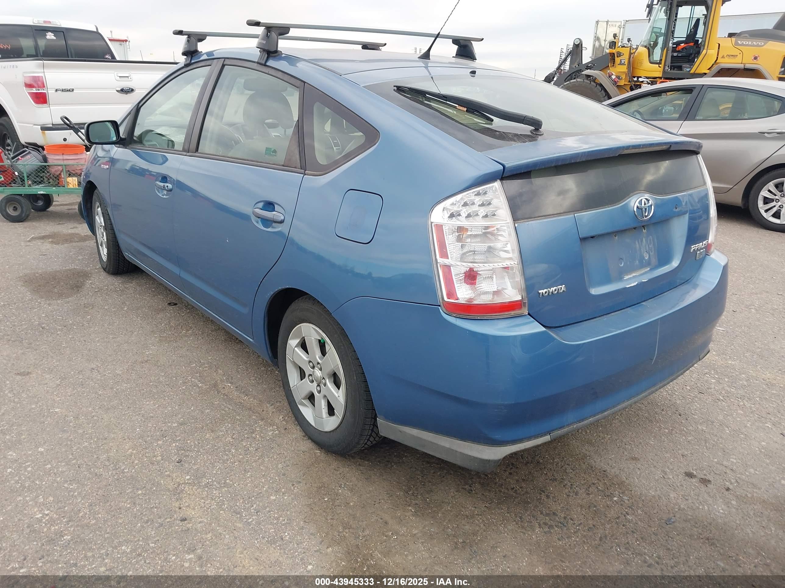 TOYOTA PRIUS image 3