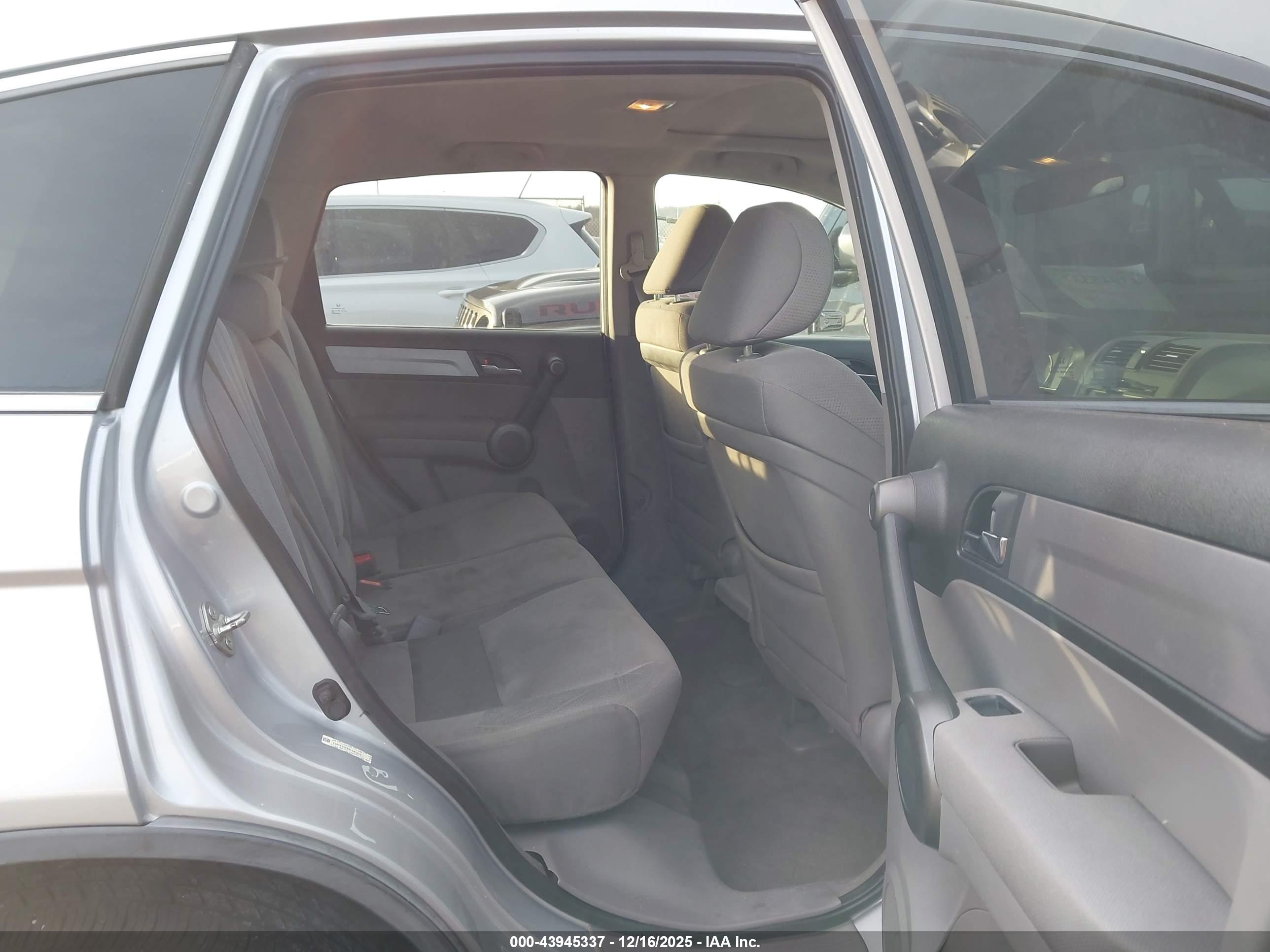 HONDA CR-V image 8