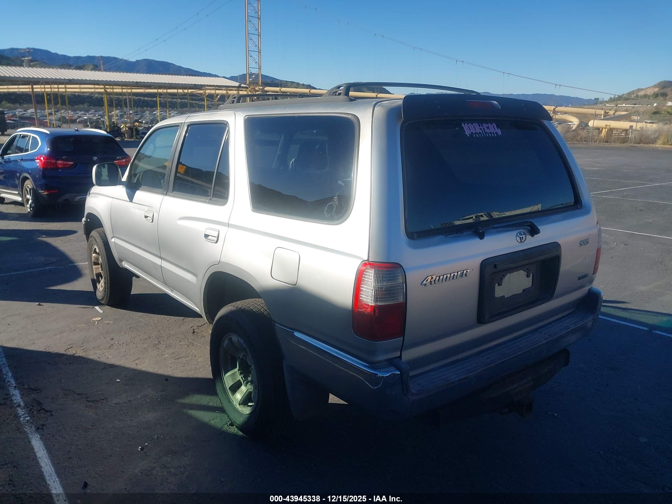 TOYOTA 4RUNNER image 3