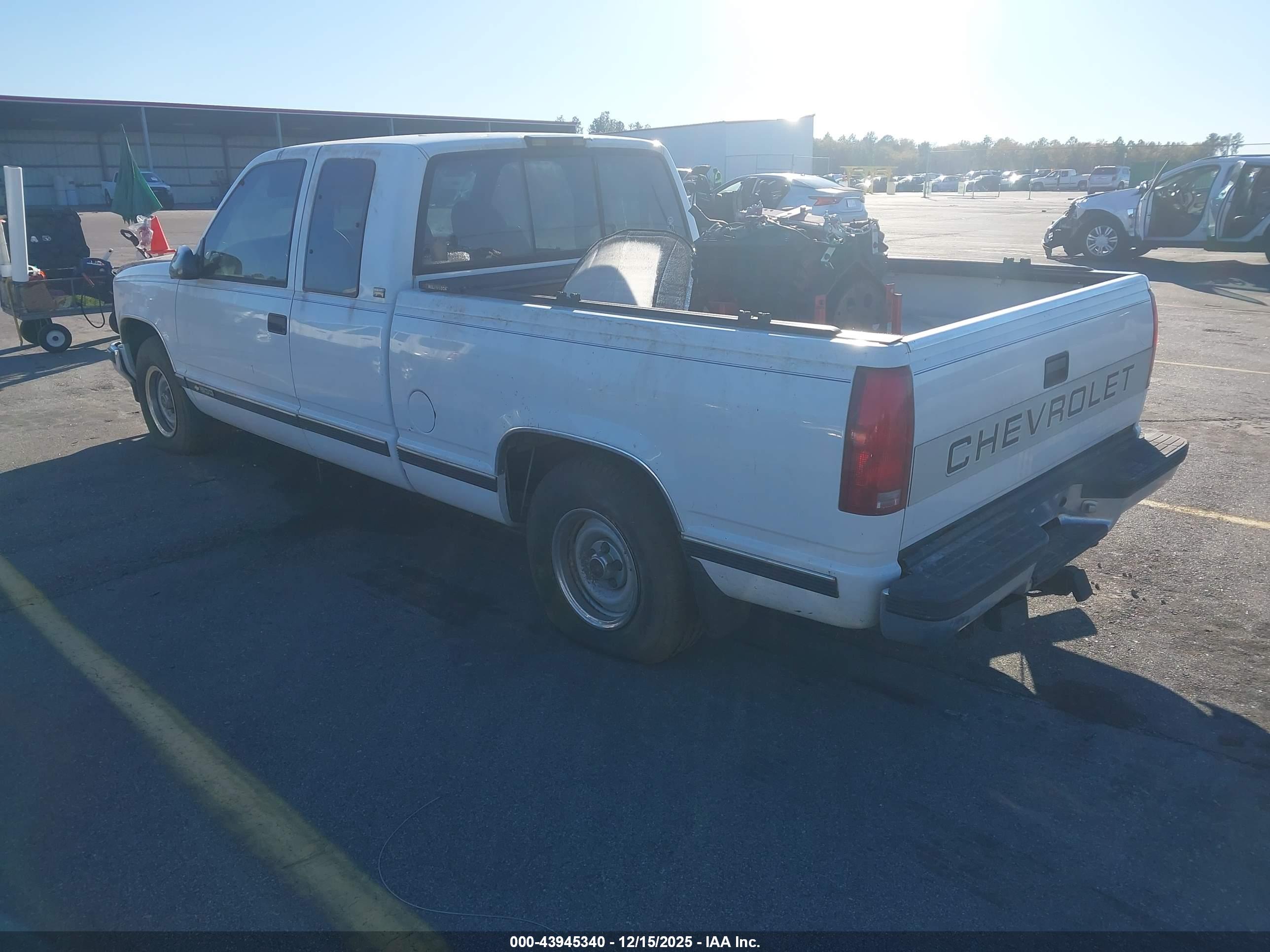 CHEVROLET GMT-400 image 3