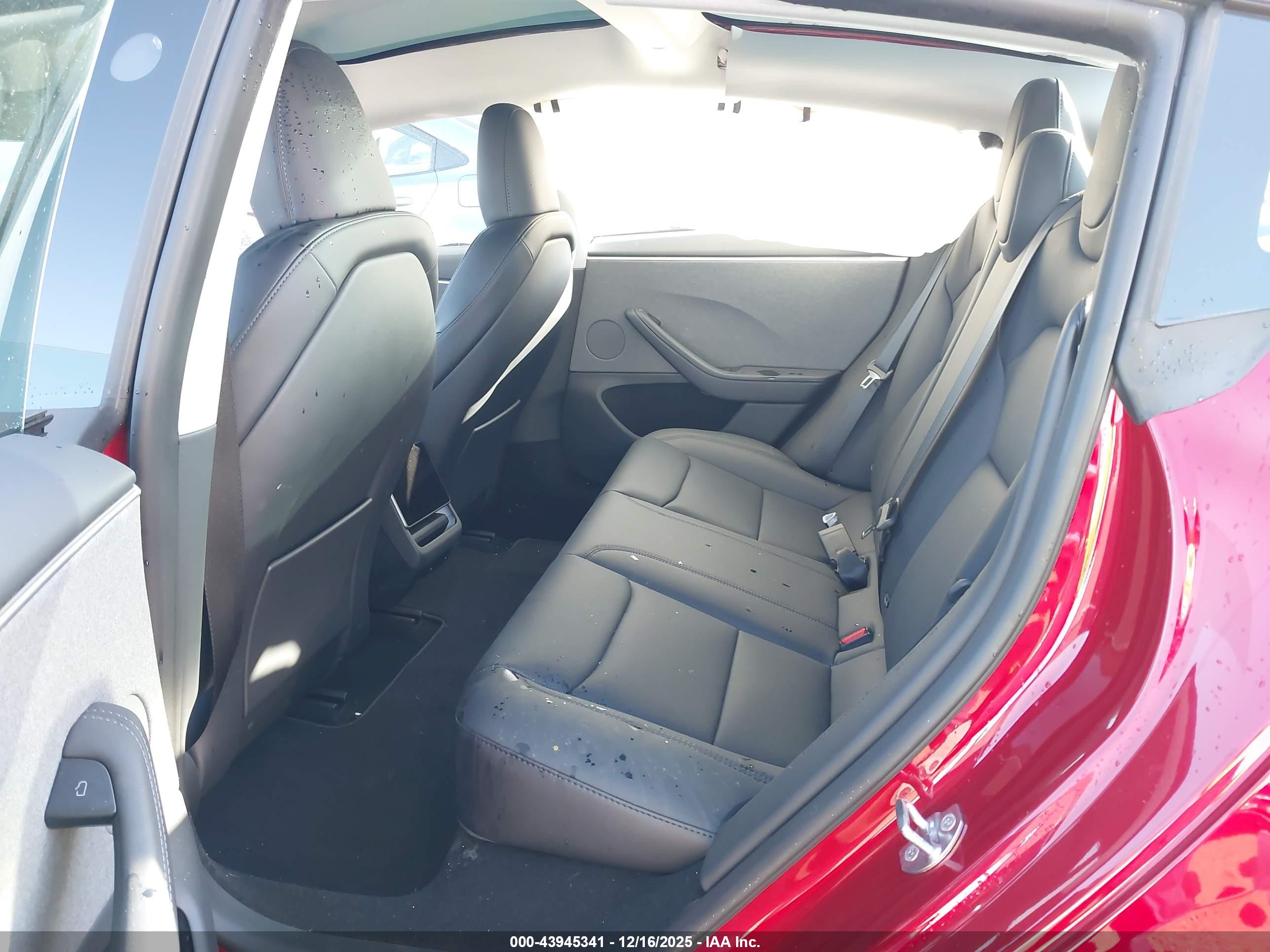 TESLA MODEL image 8