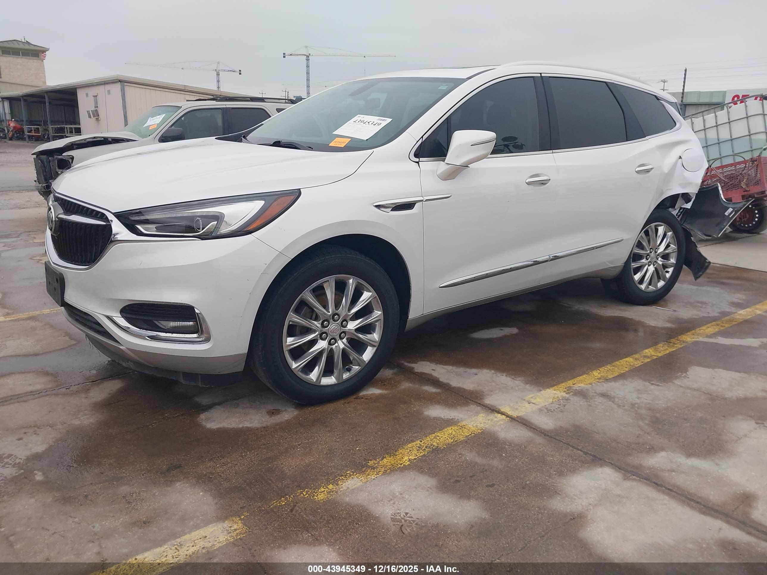 BUICK ENCLAVE image 2