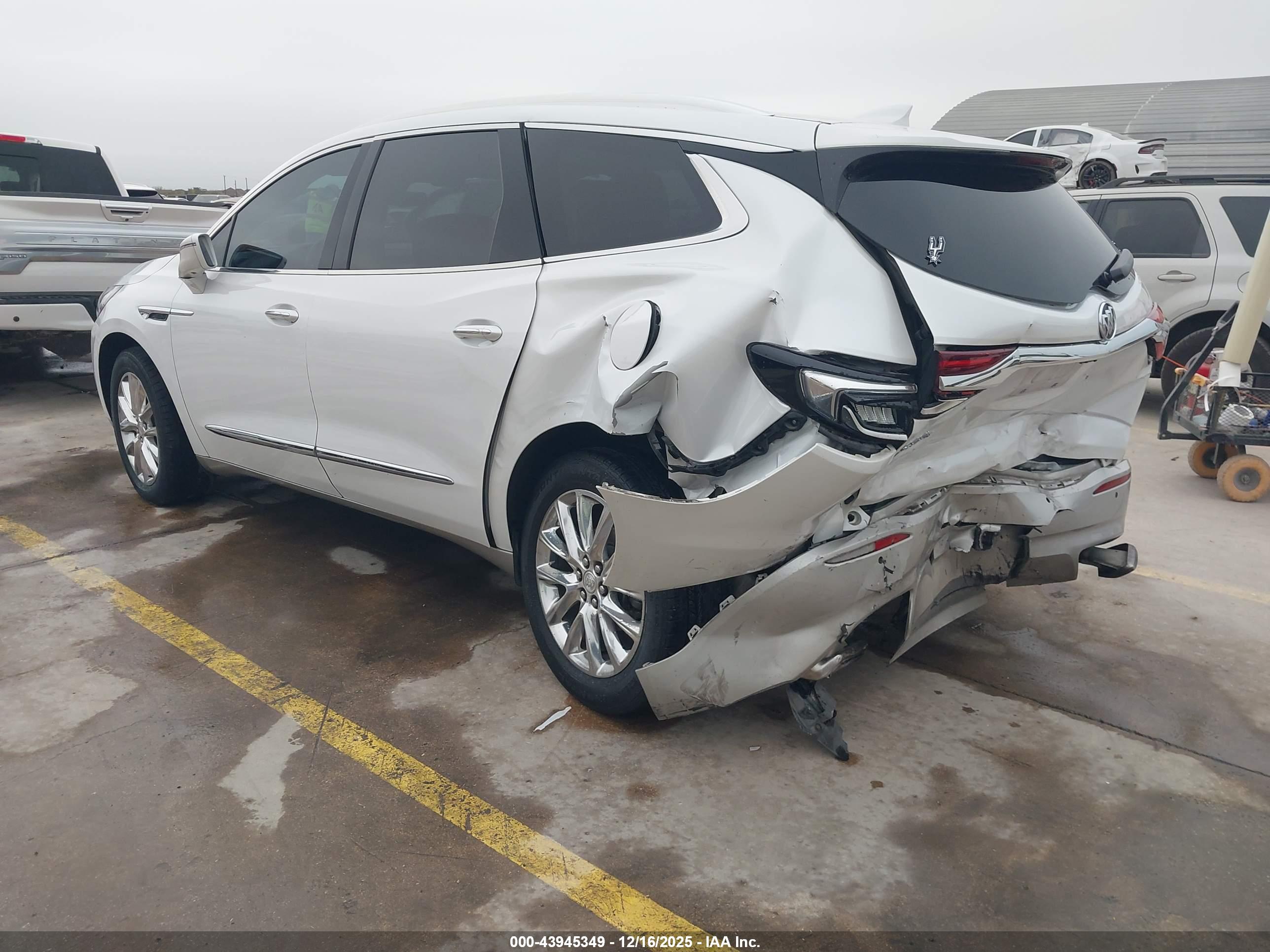 BUICK ENCLAVE image 3