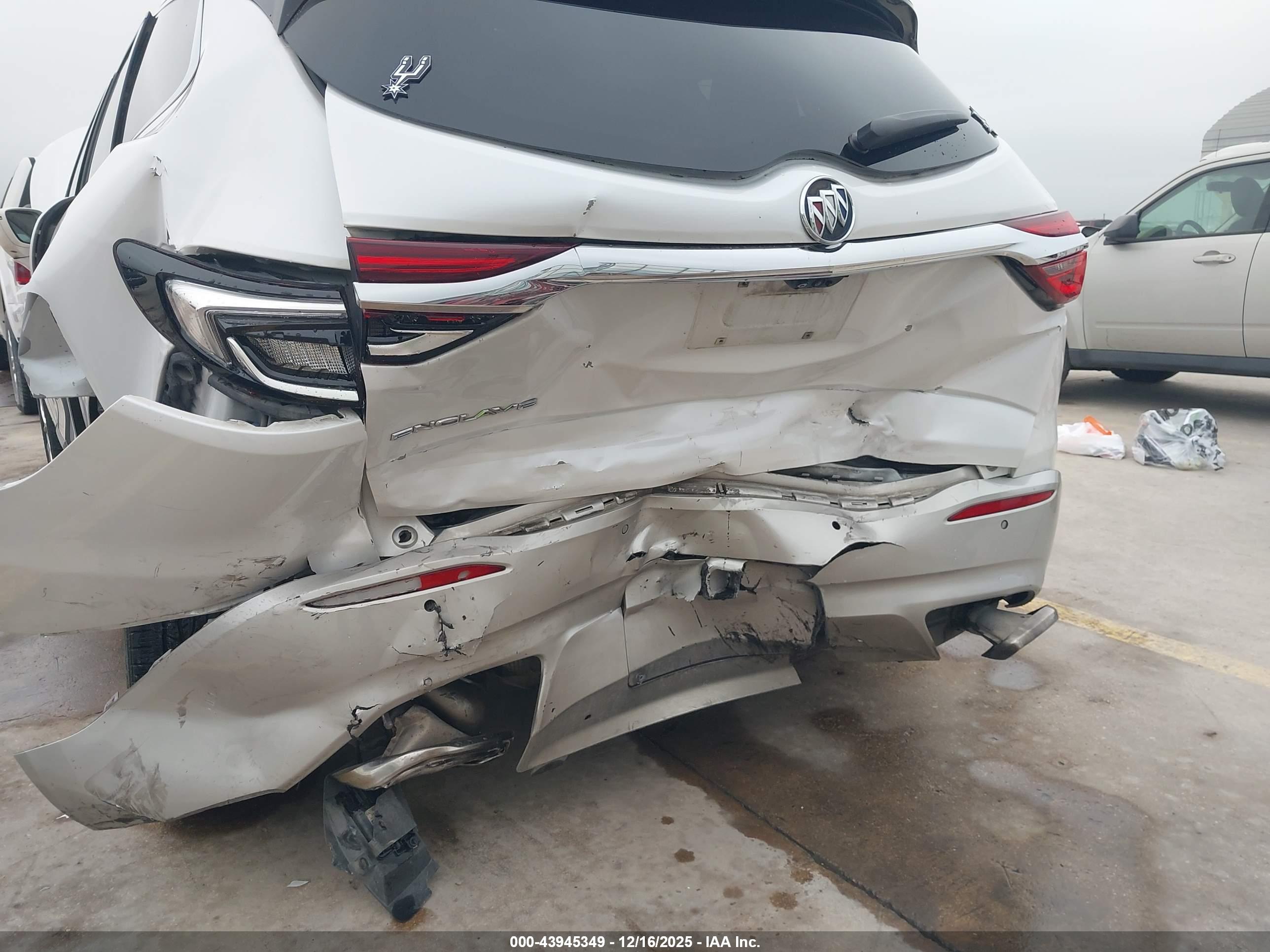 BUICK ENCLAVE image 6