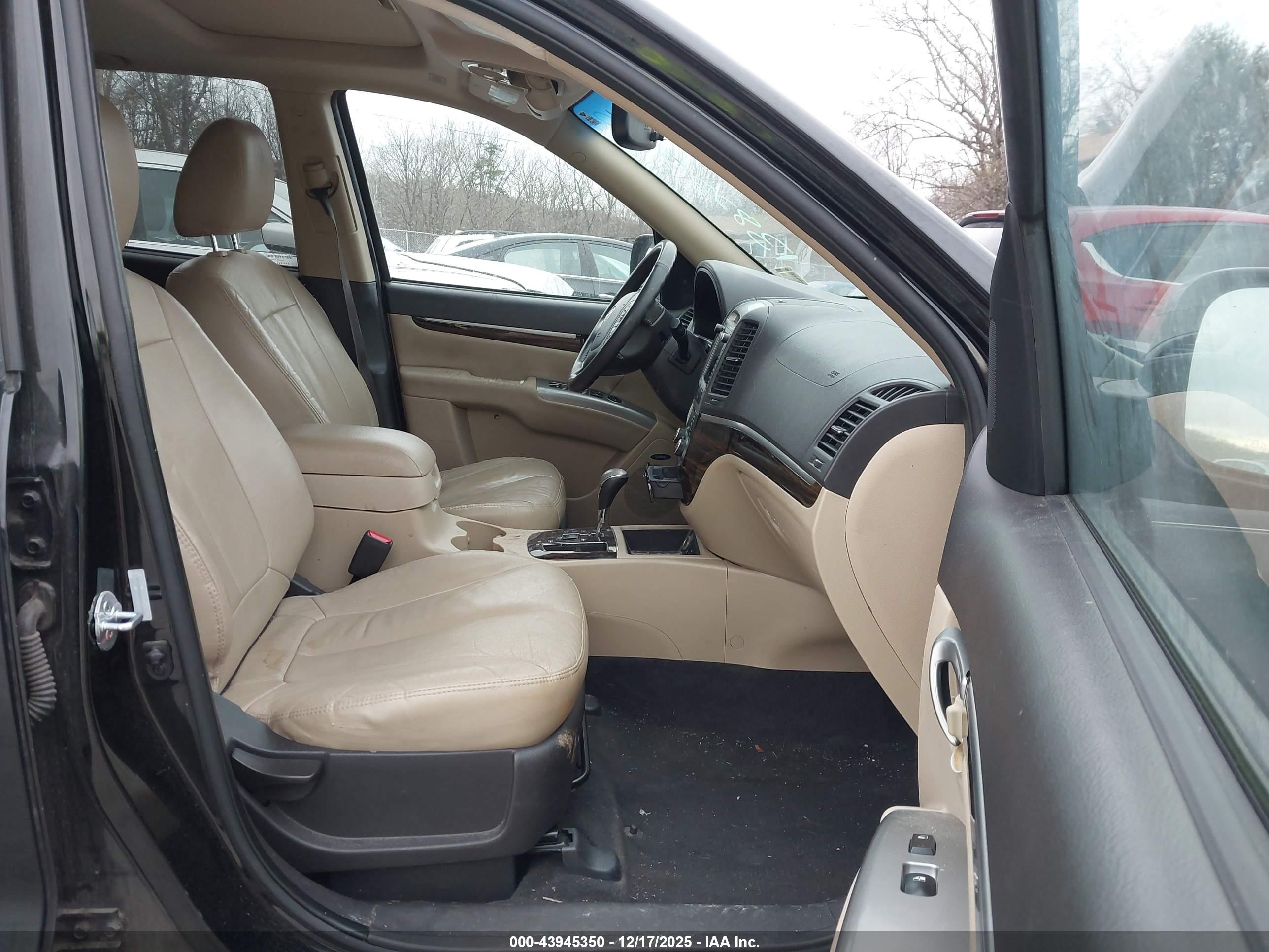 HYUNDAI SANTA image 5