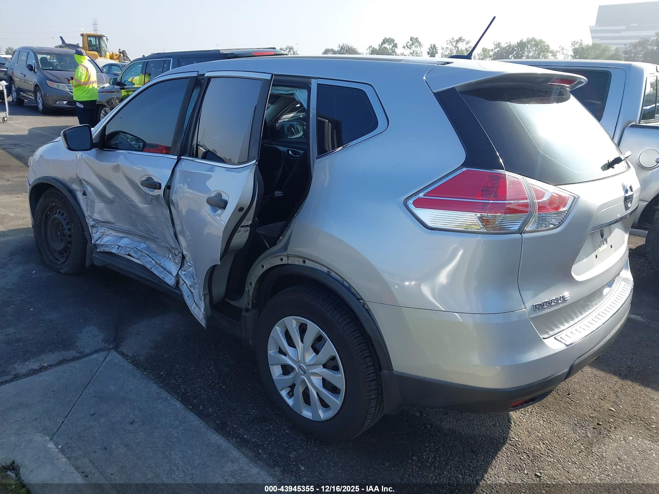 NISSAN ROGUE image 3