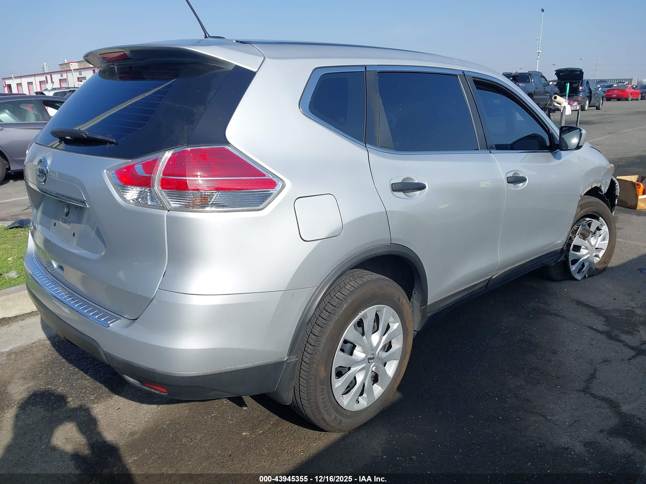 NISSAN ROGUE image 4