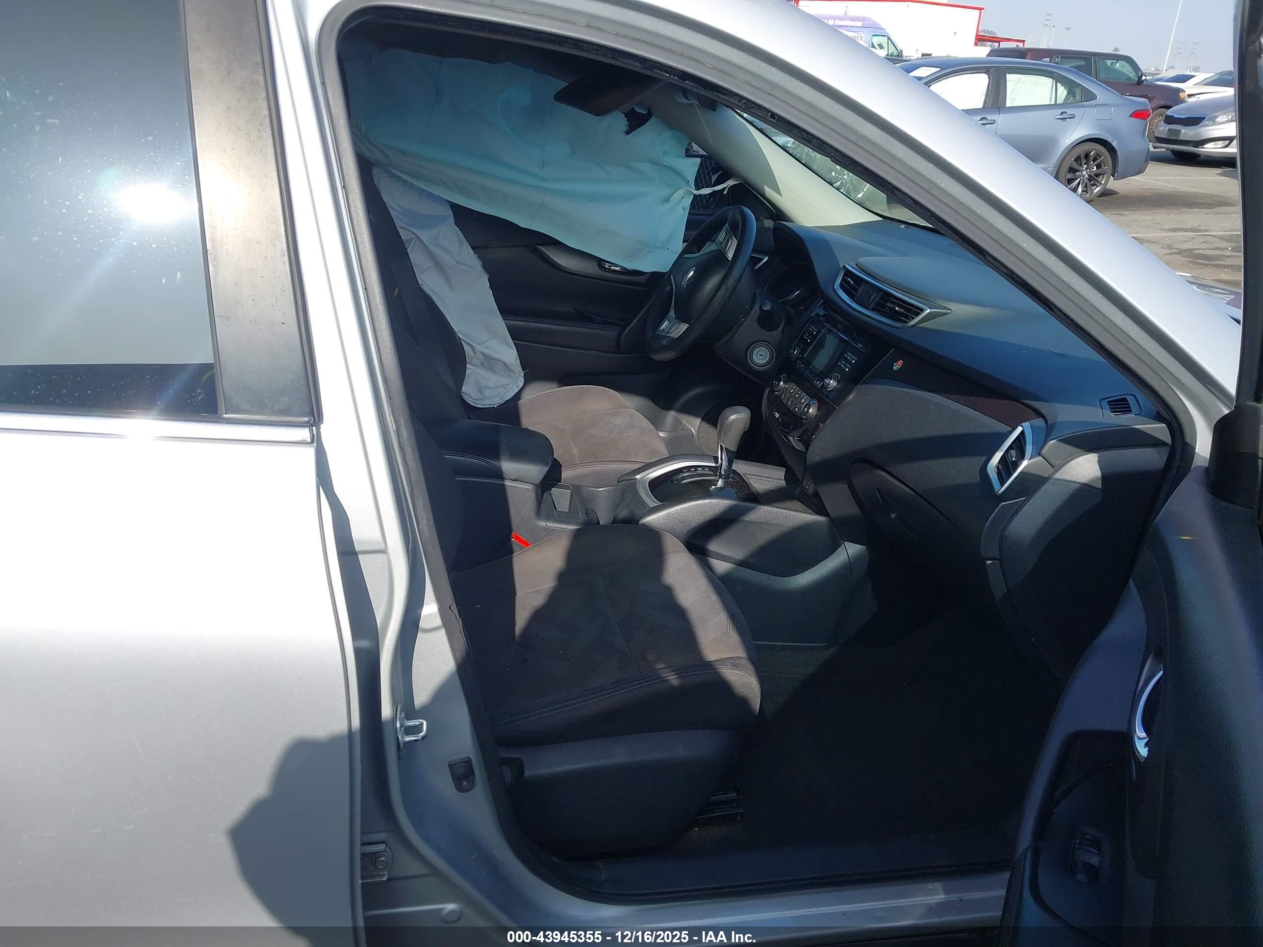 NISSAN ROGUE image 5