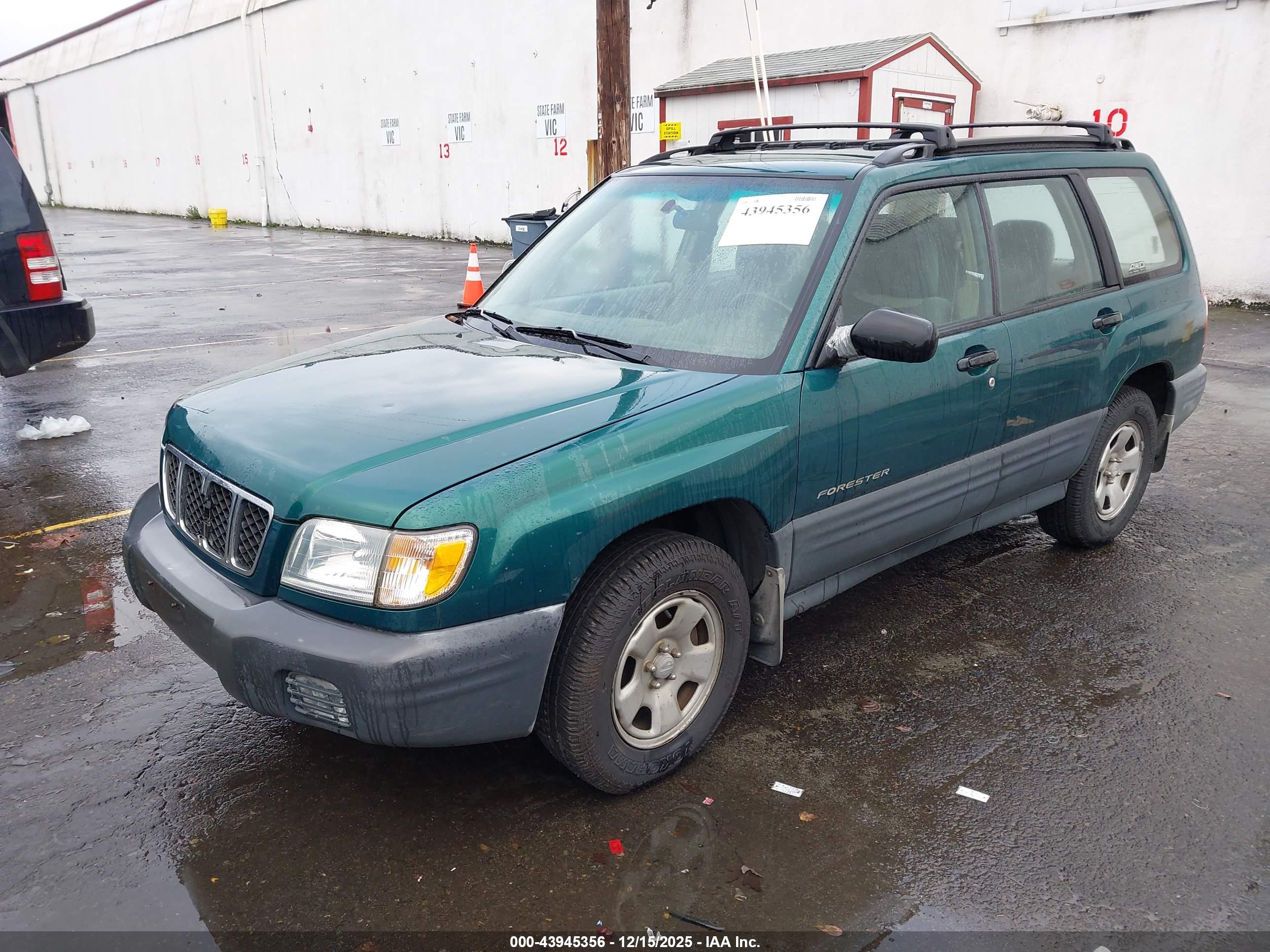 SUBARU FORESTER image 2