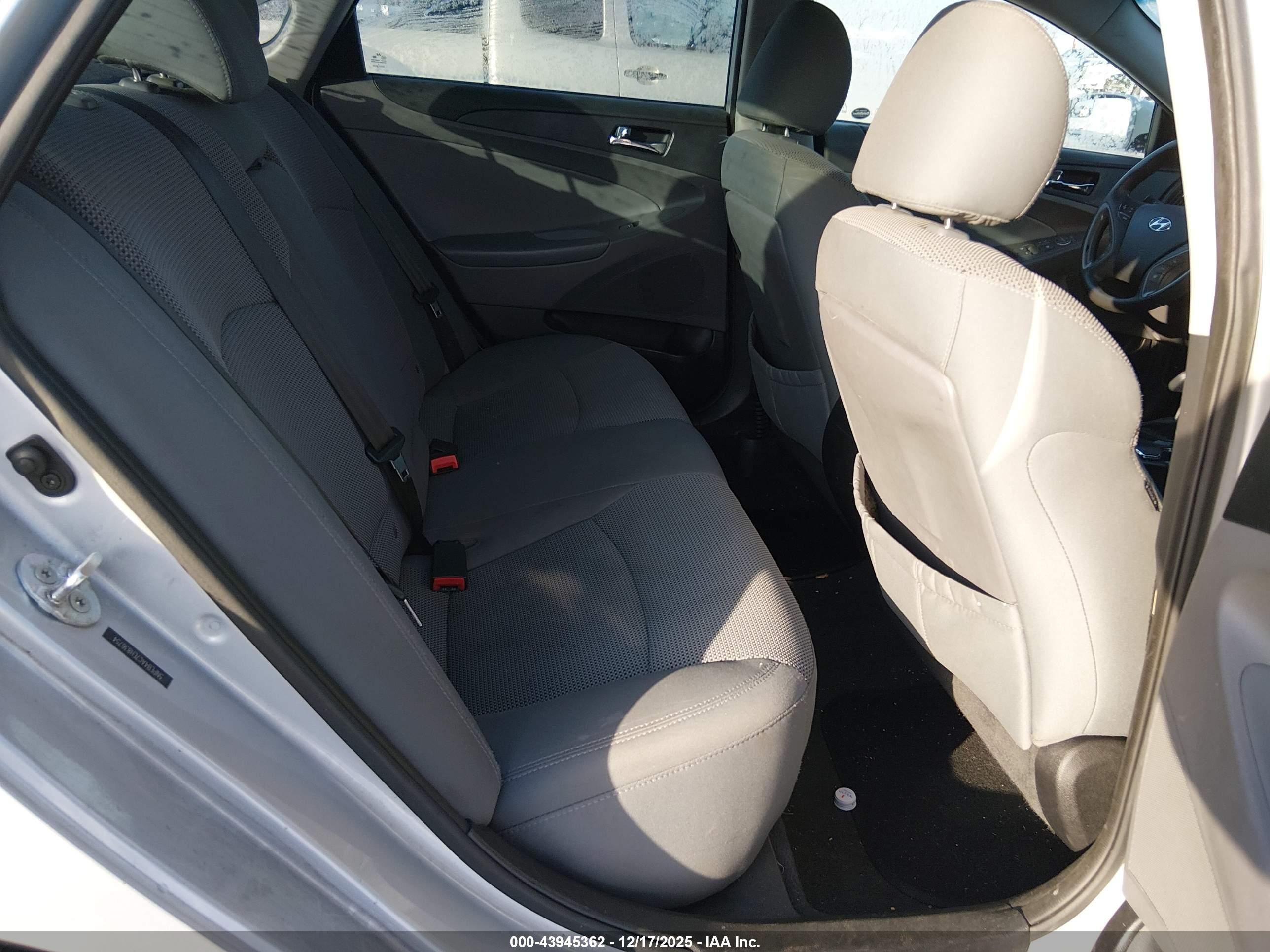 HYUNDAI SONATA image 8