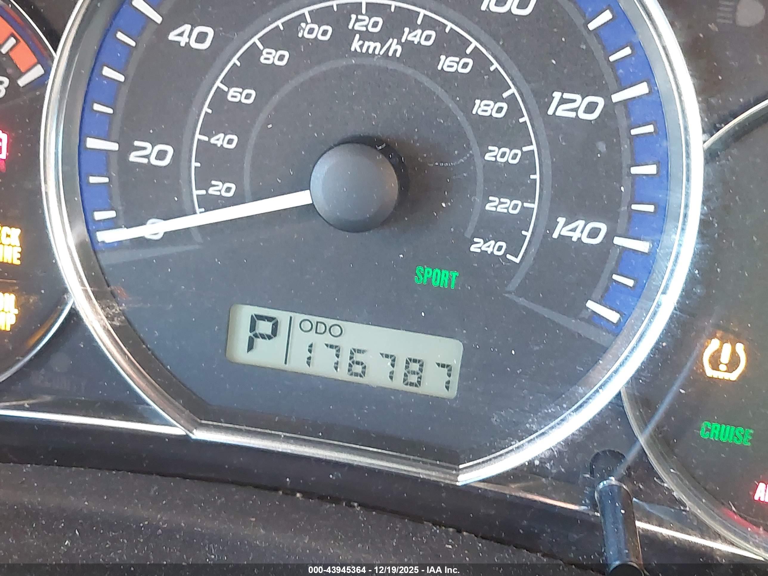 SUBARU FORESTER image 7