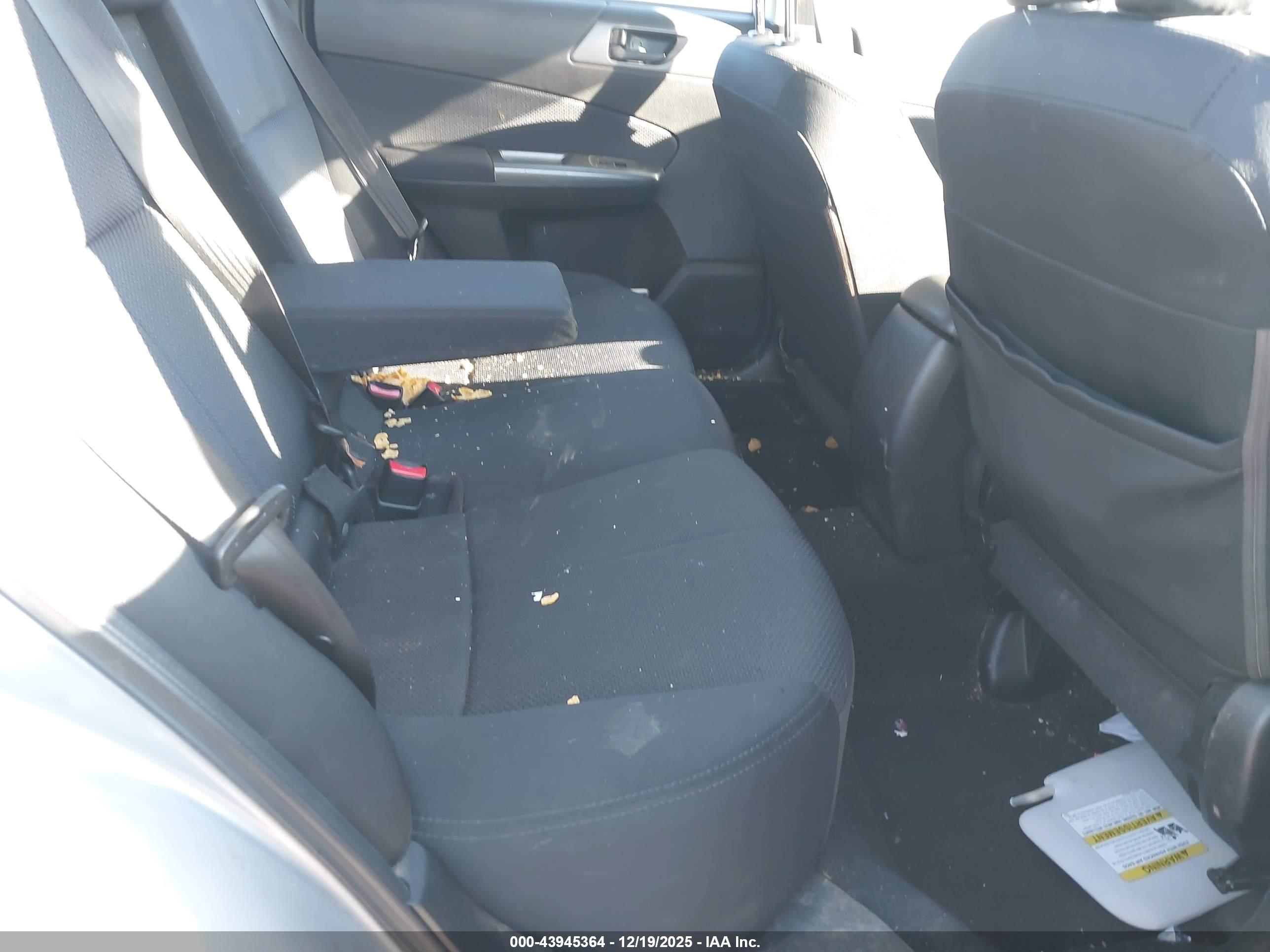 SUBARU FORESTER image 8