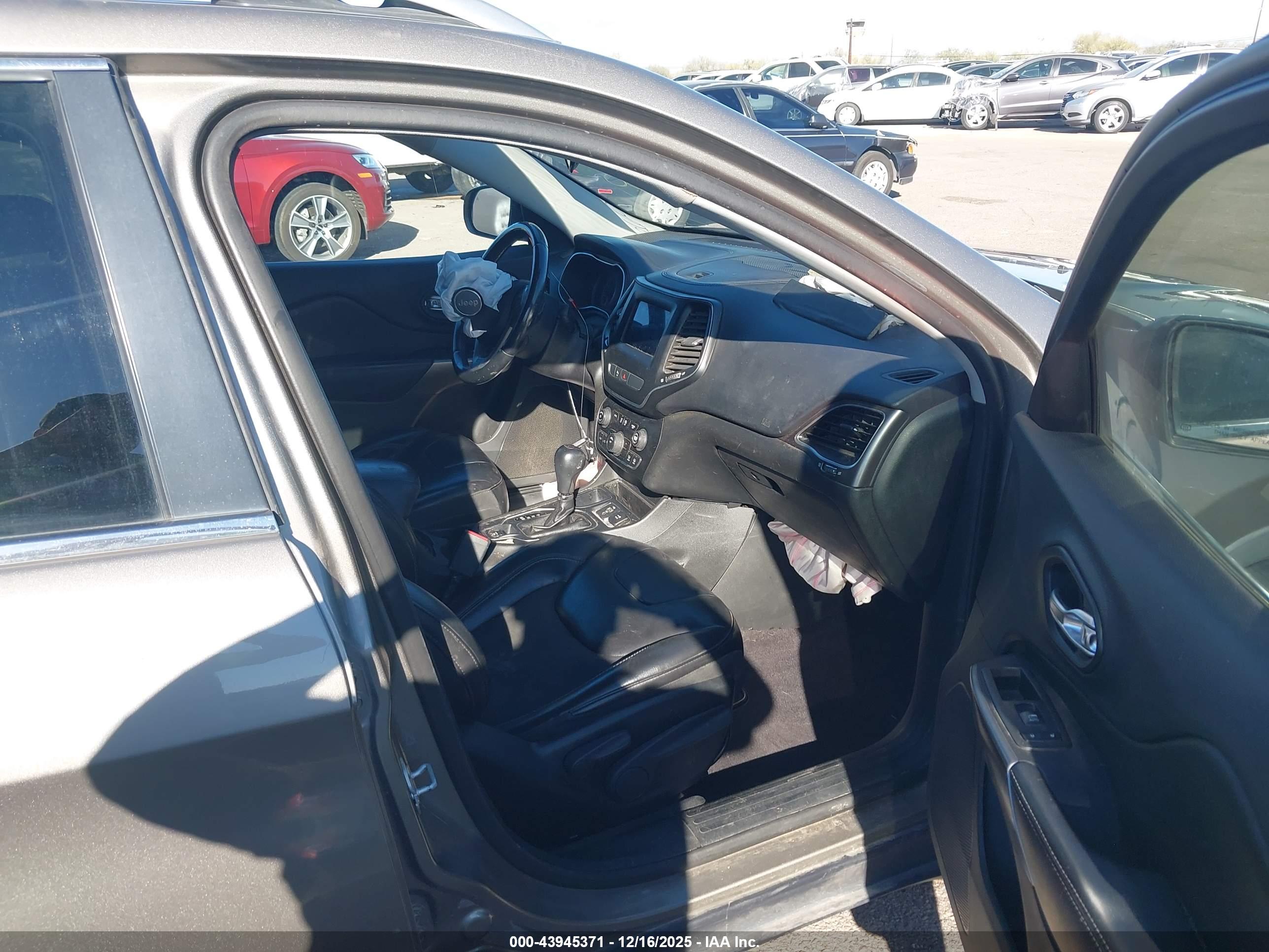 JEEP CHEROKEE image 5