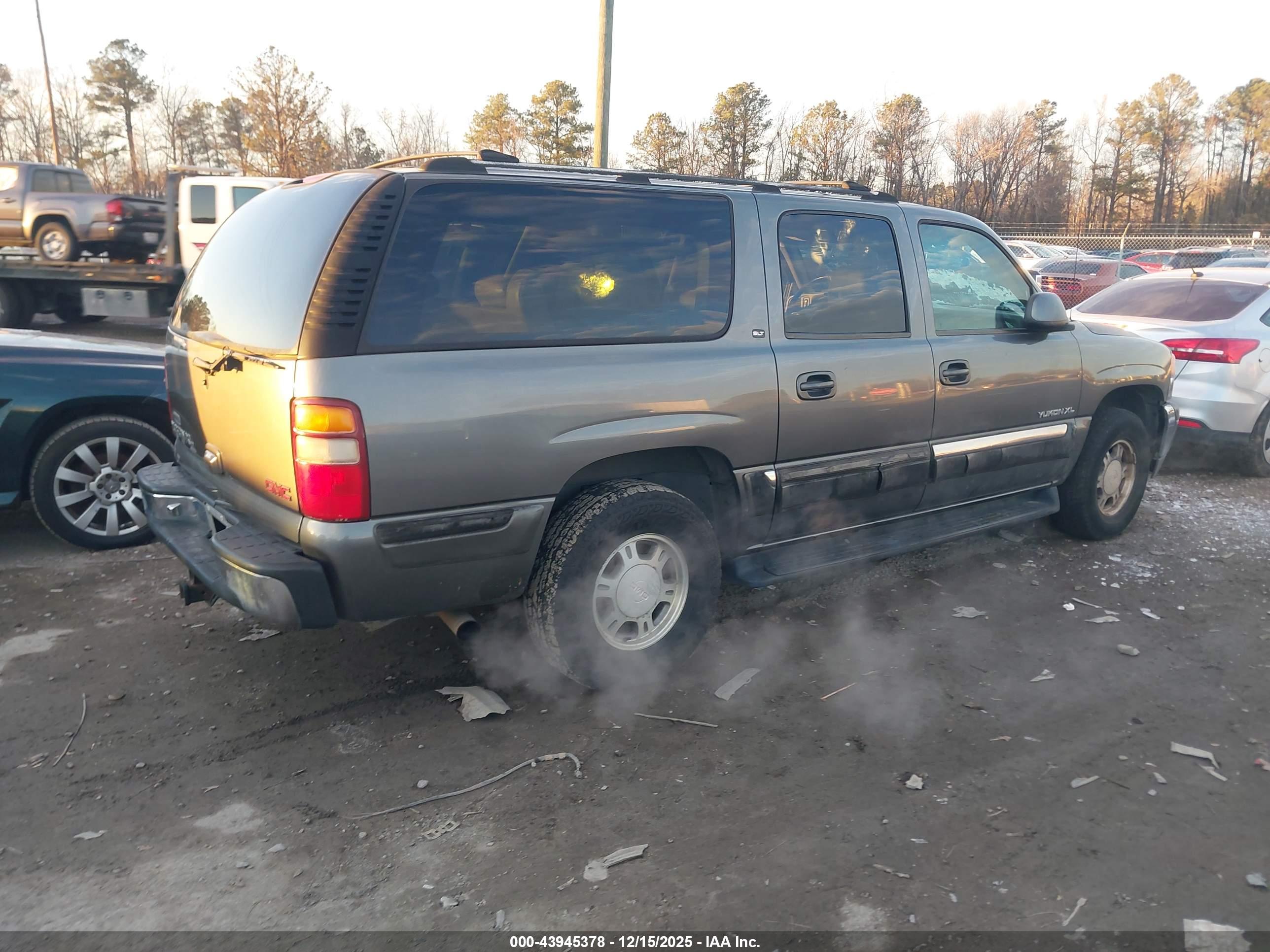 GMC YUKON image 4