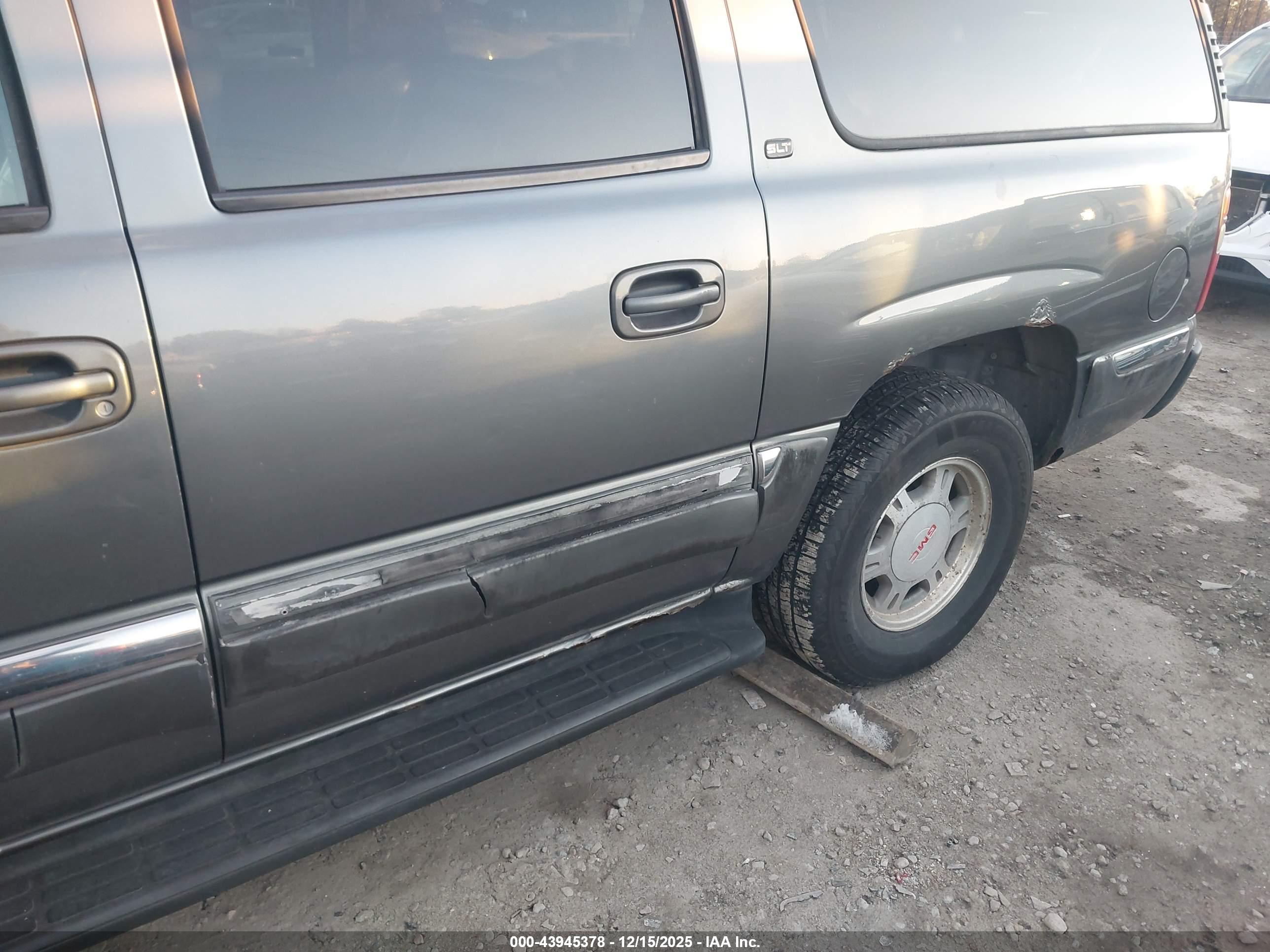 GMC YUKON image 6