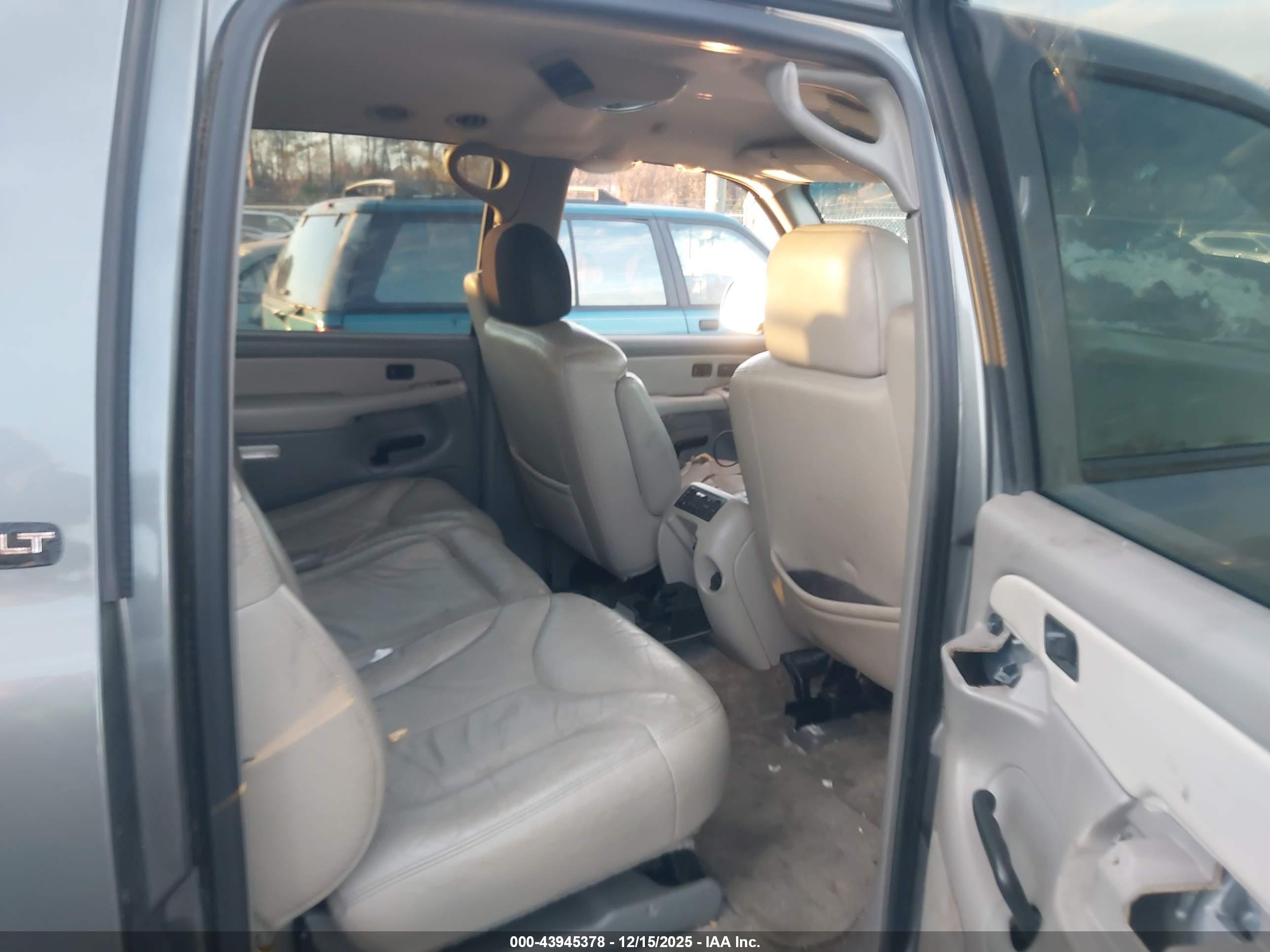 GMC YUKON image 8