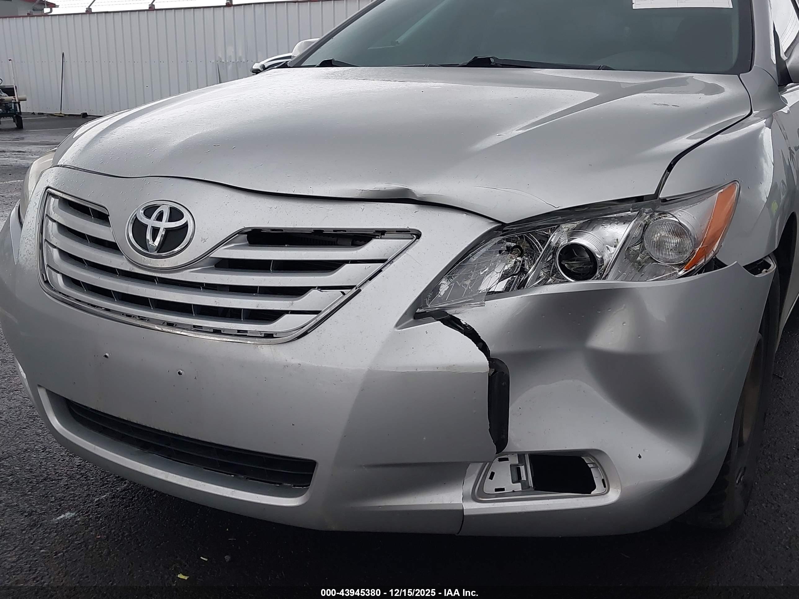 TOYOTA CAMRY image 6