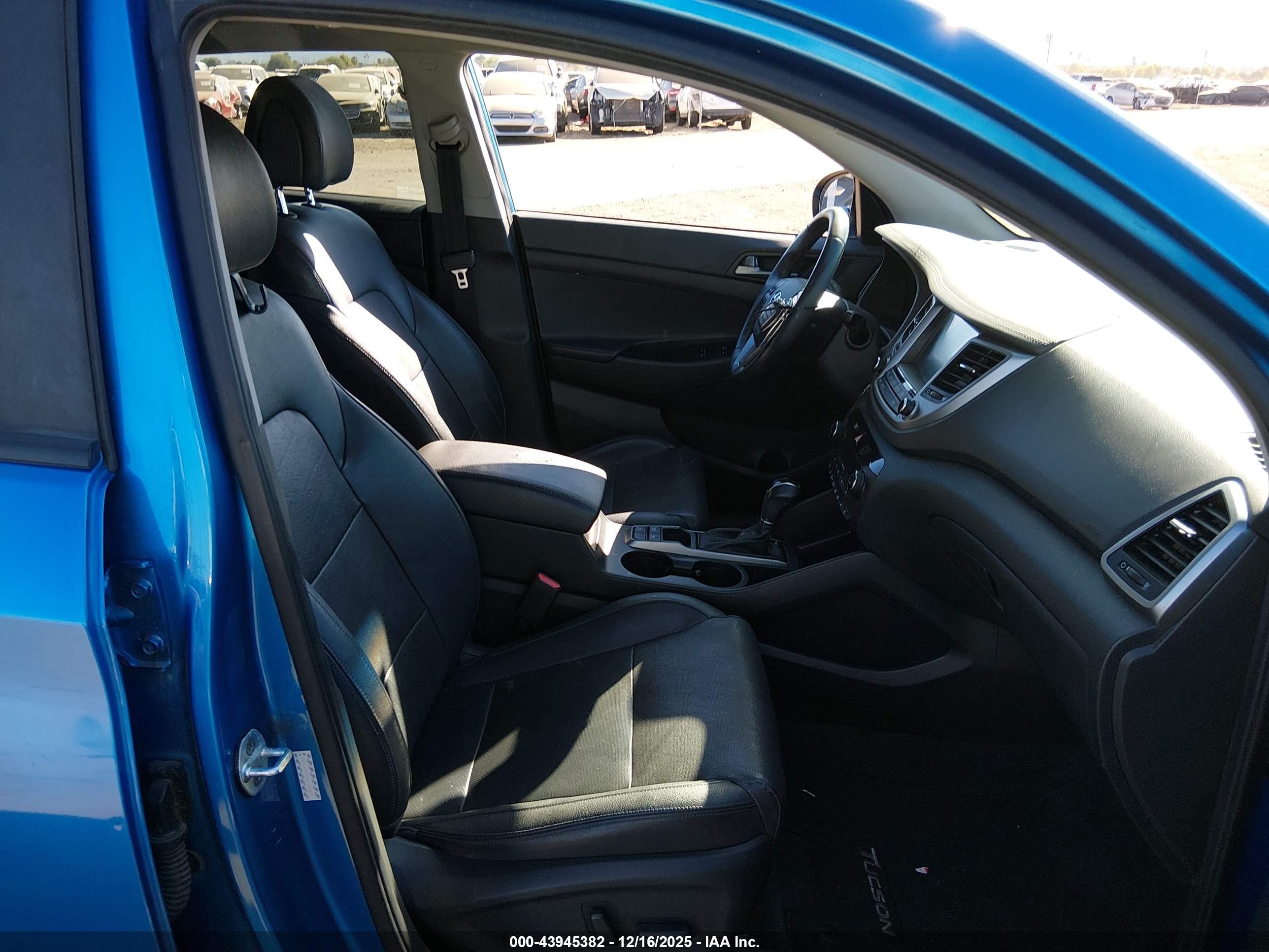 HYUNDAI TUCSON image 5