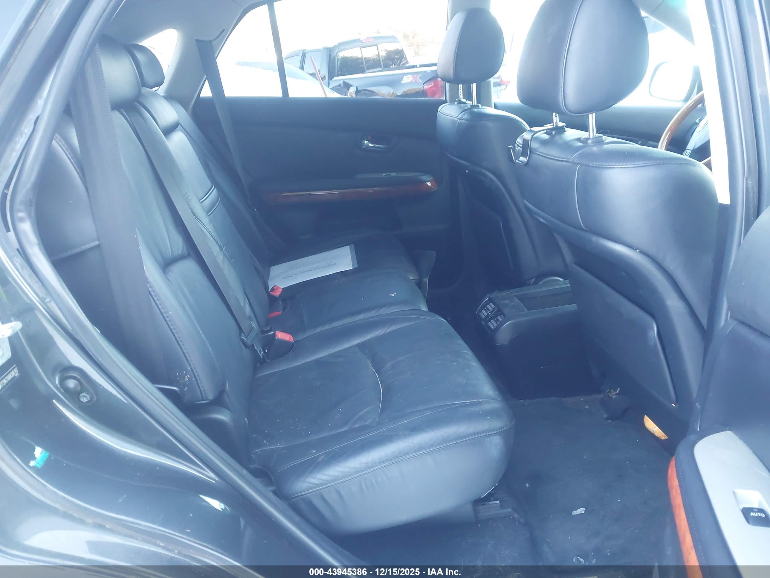 LEXUS RX image 8