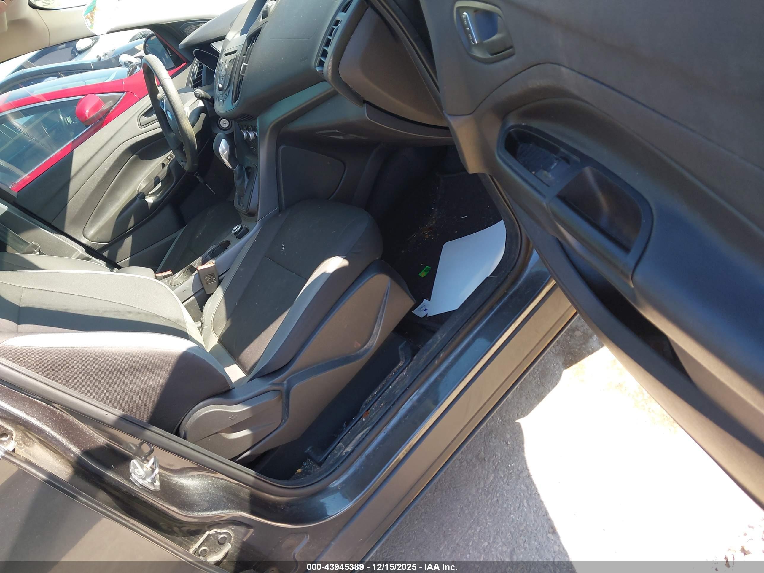 FORD ESCAPE image 5