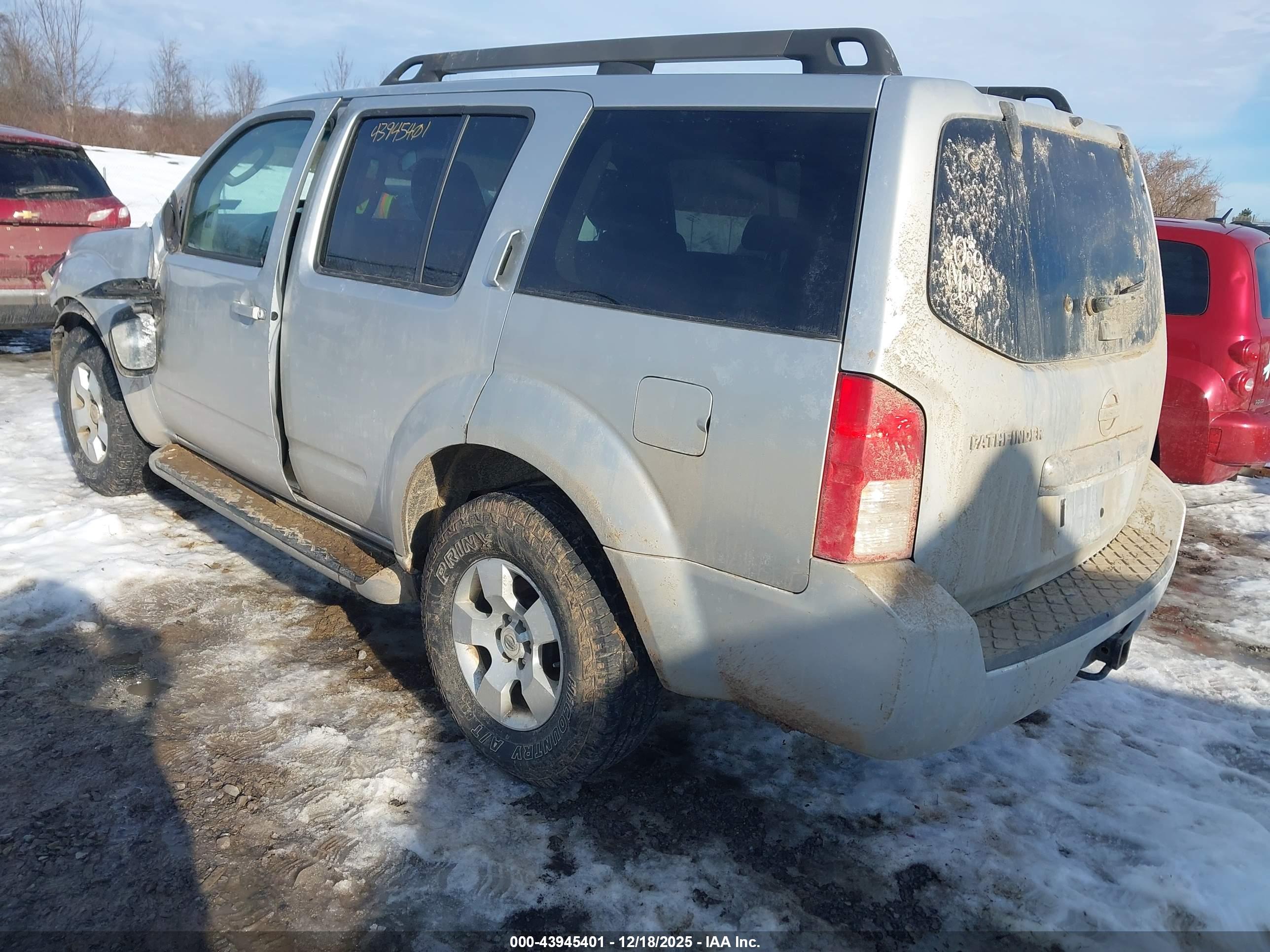 NISSAN PATHFINDER image 3