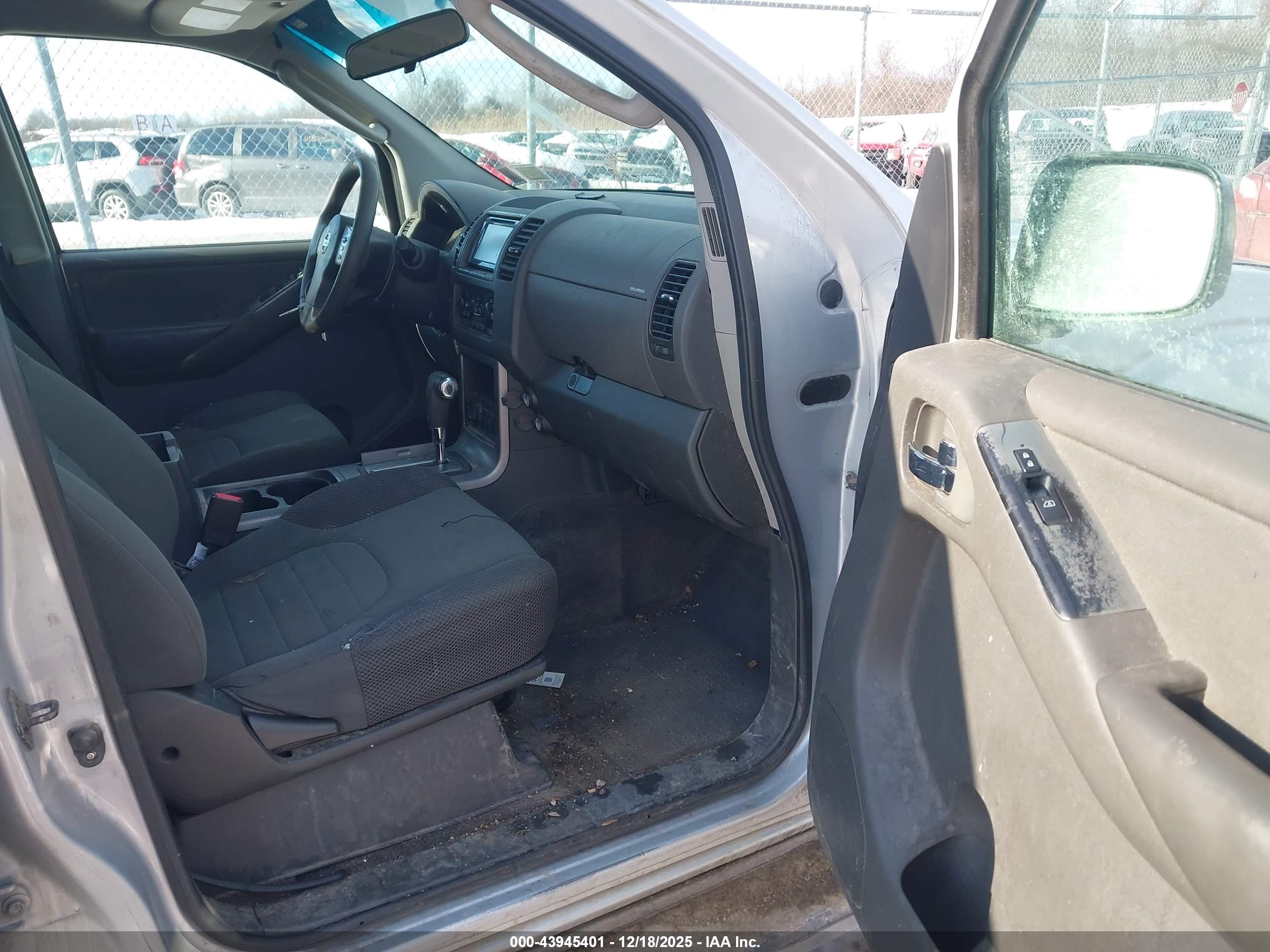 NISSAN PATHFINDER image 5