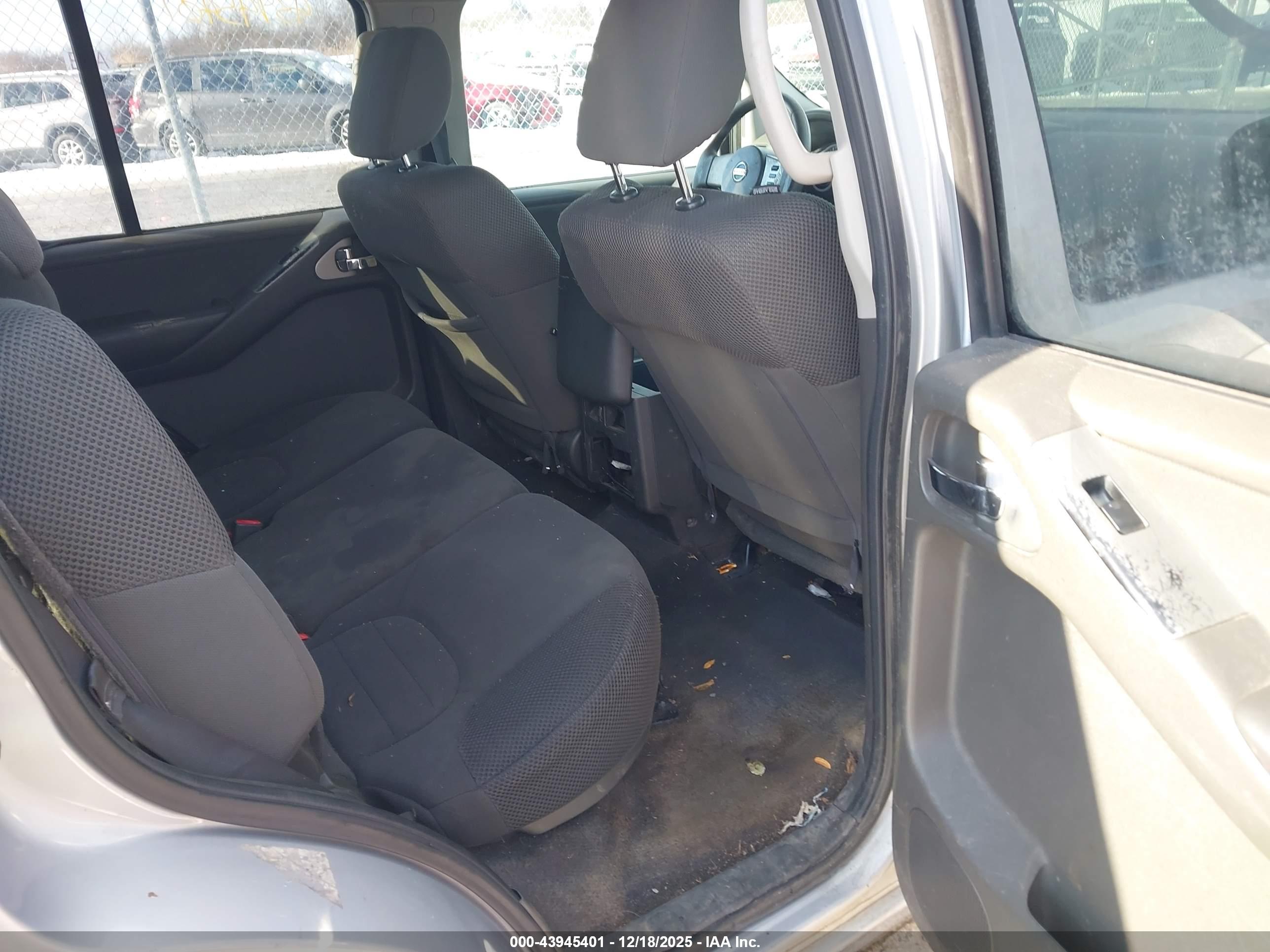 NISSAN PATHFINDER image 8