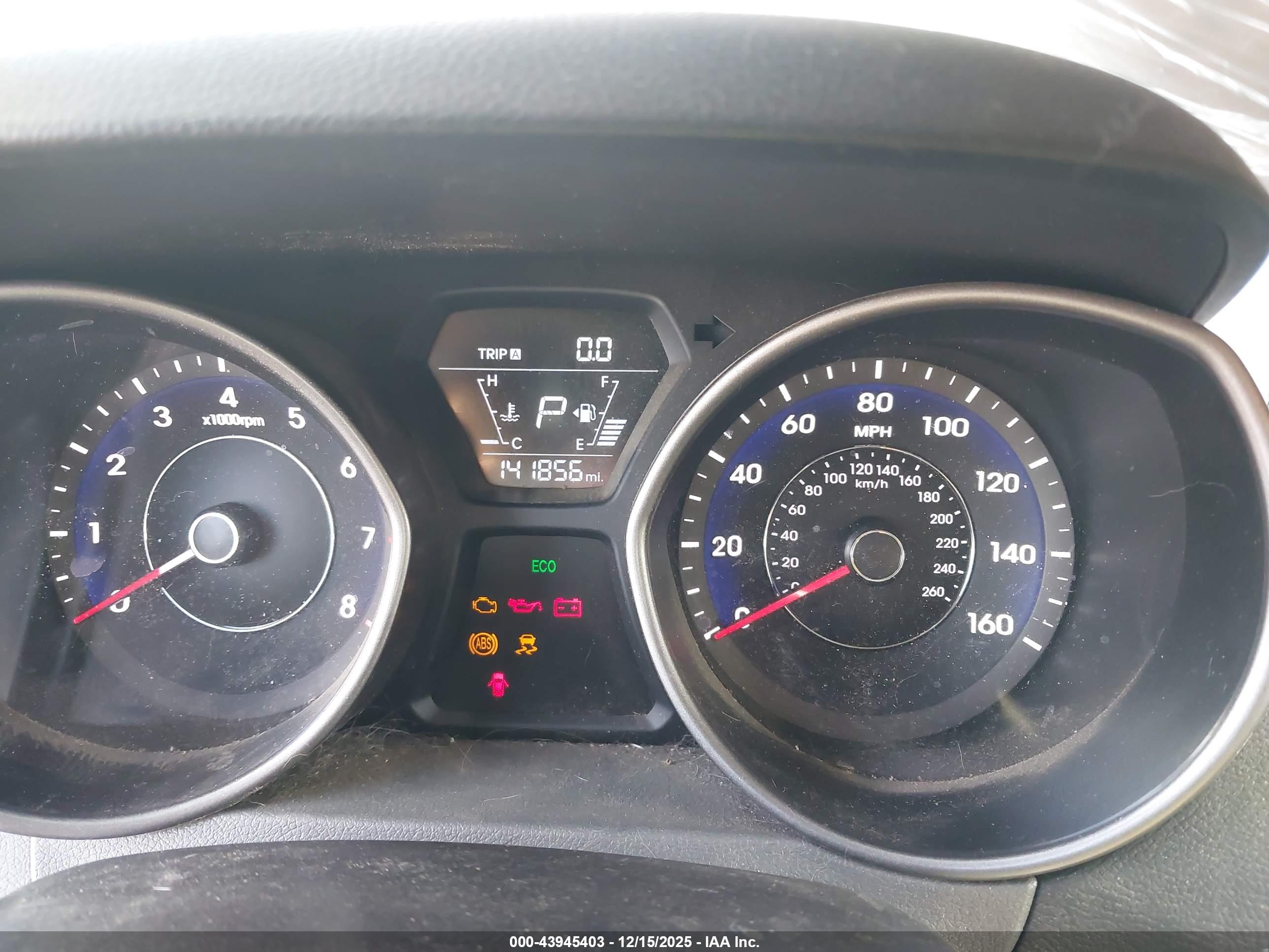 HYUNDAI ELANTRA image 7