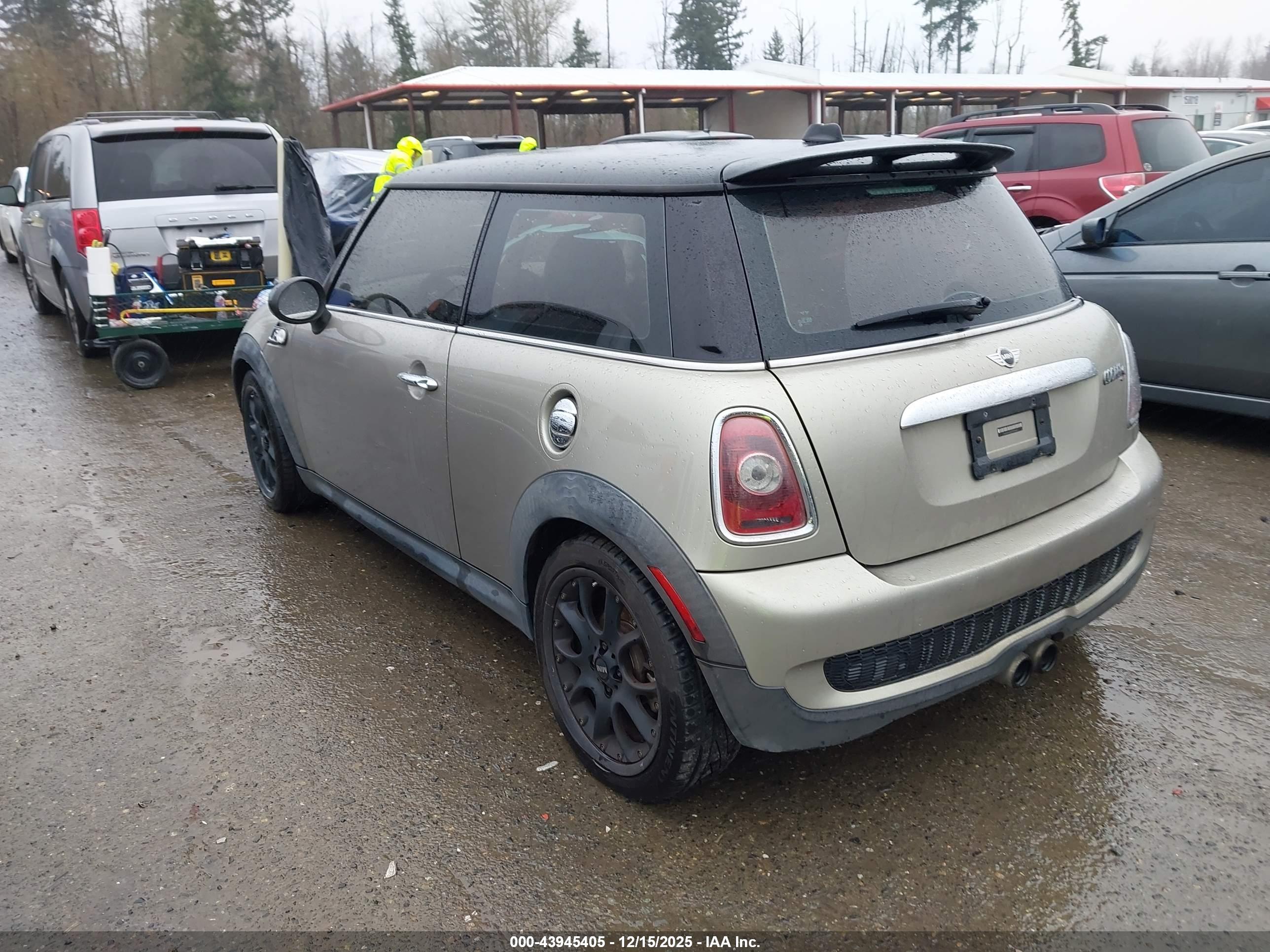 MINI COOPER image 3
