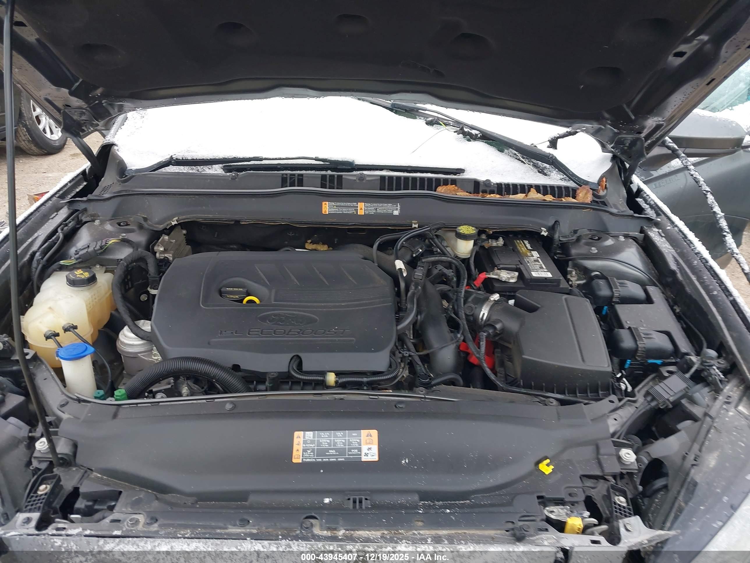 FORD FUSION image 10