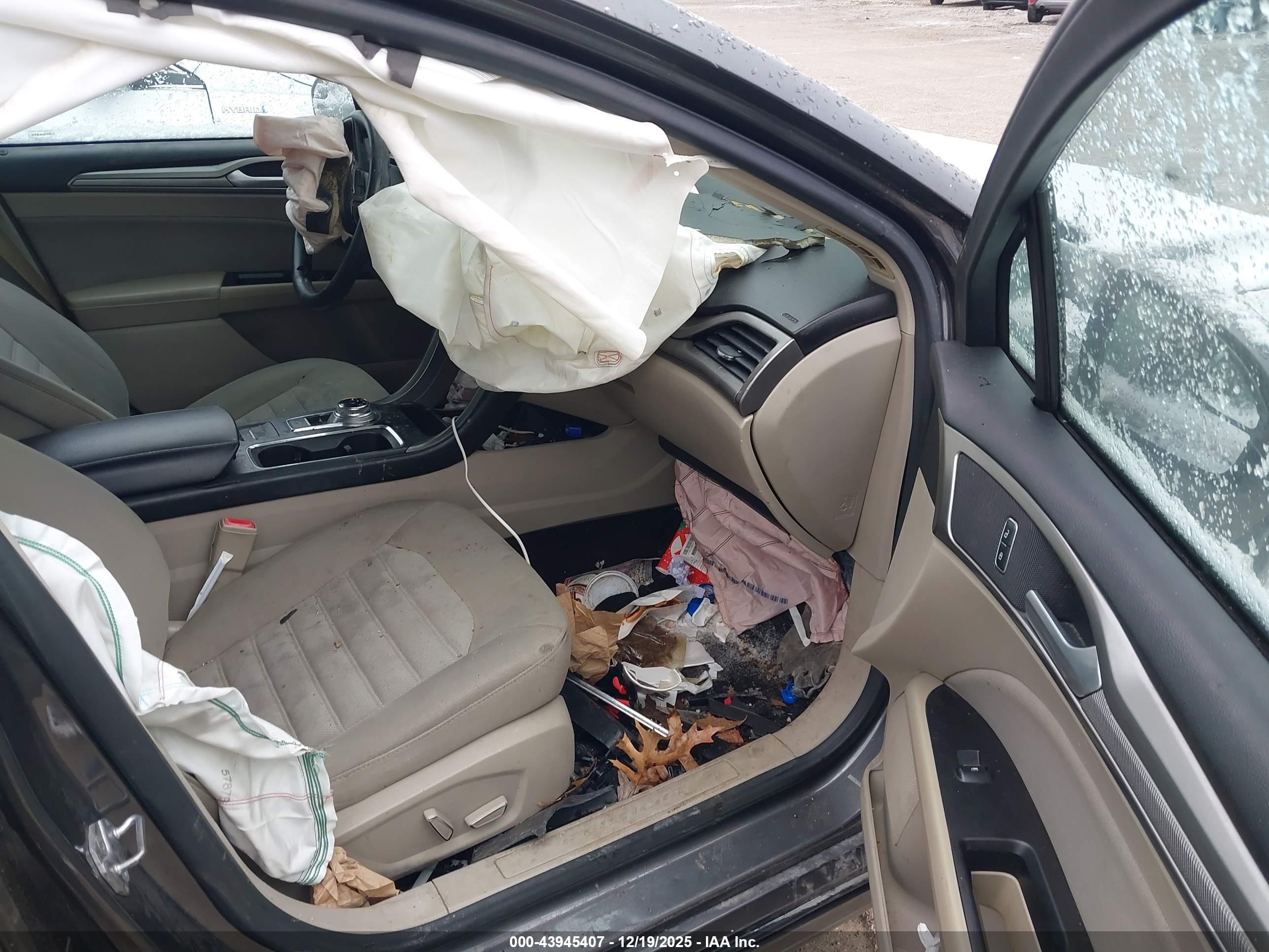 FORD FUSION image 5