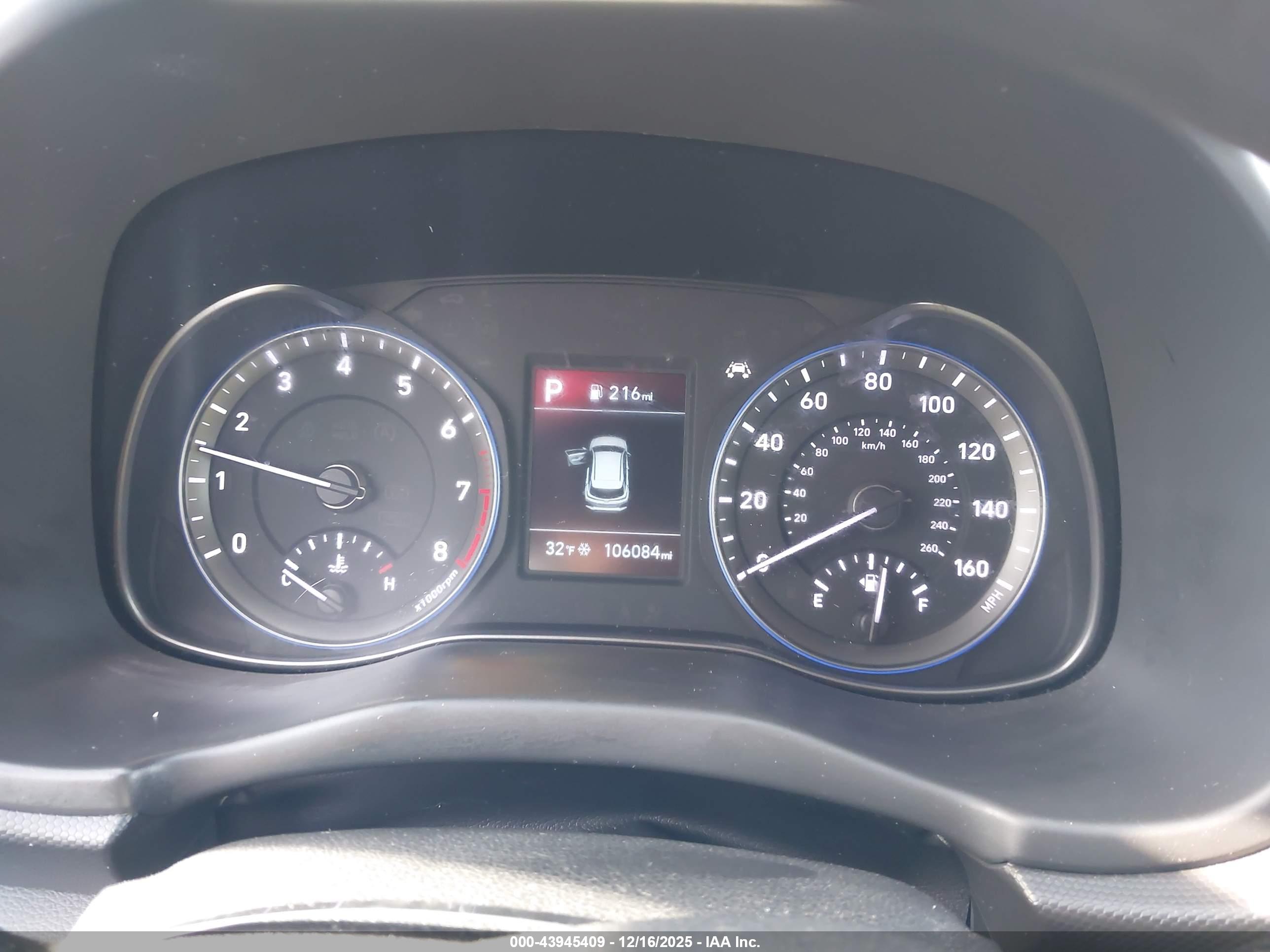 HYUNDAI KONA image 7