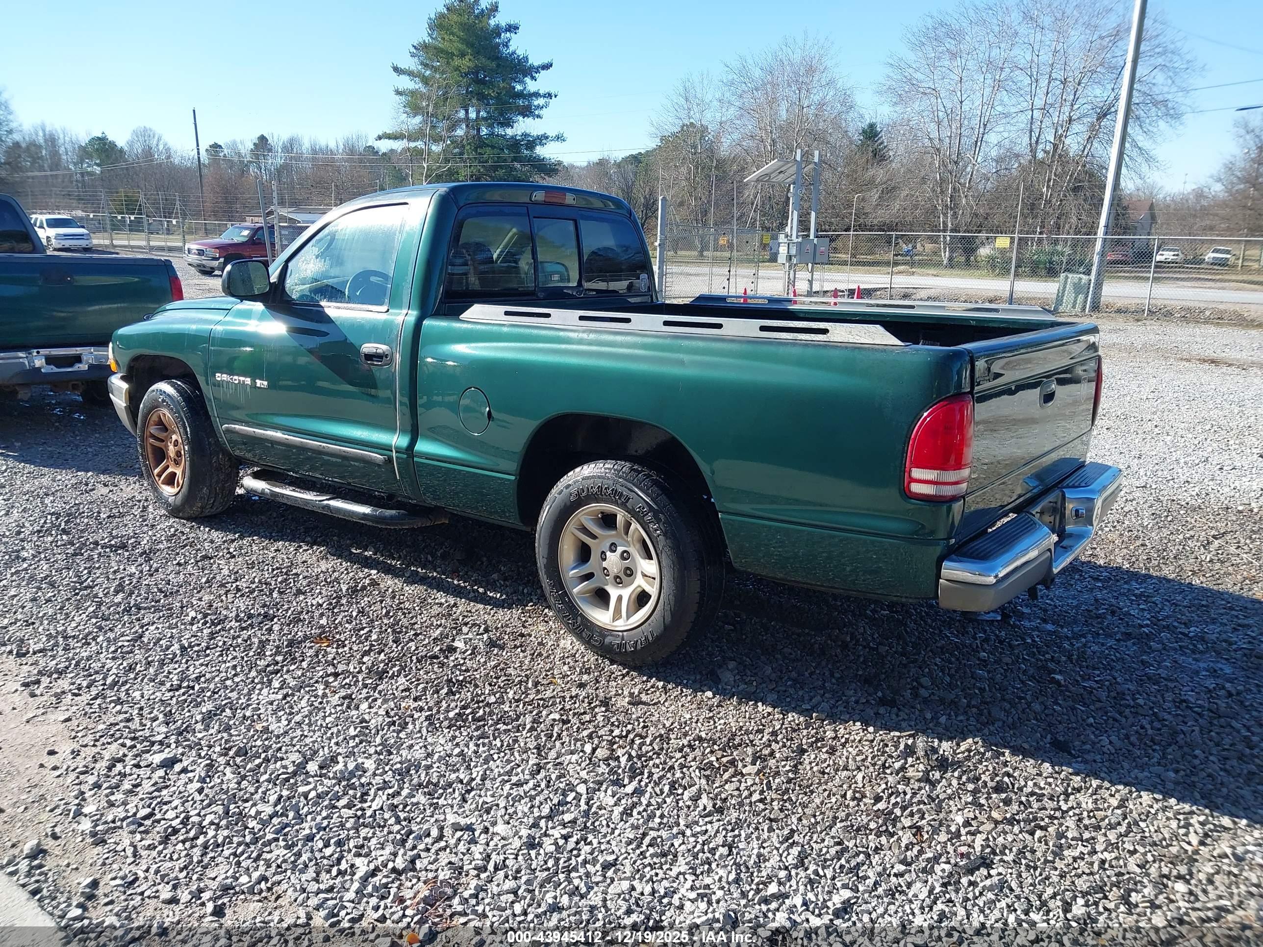 DODGE DAKOTA image 3
