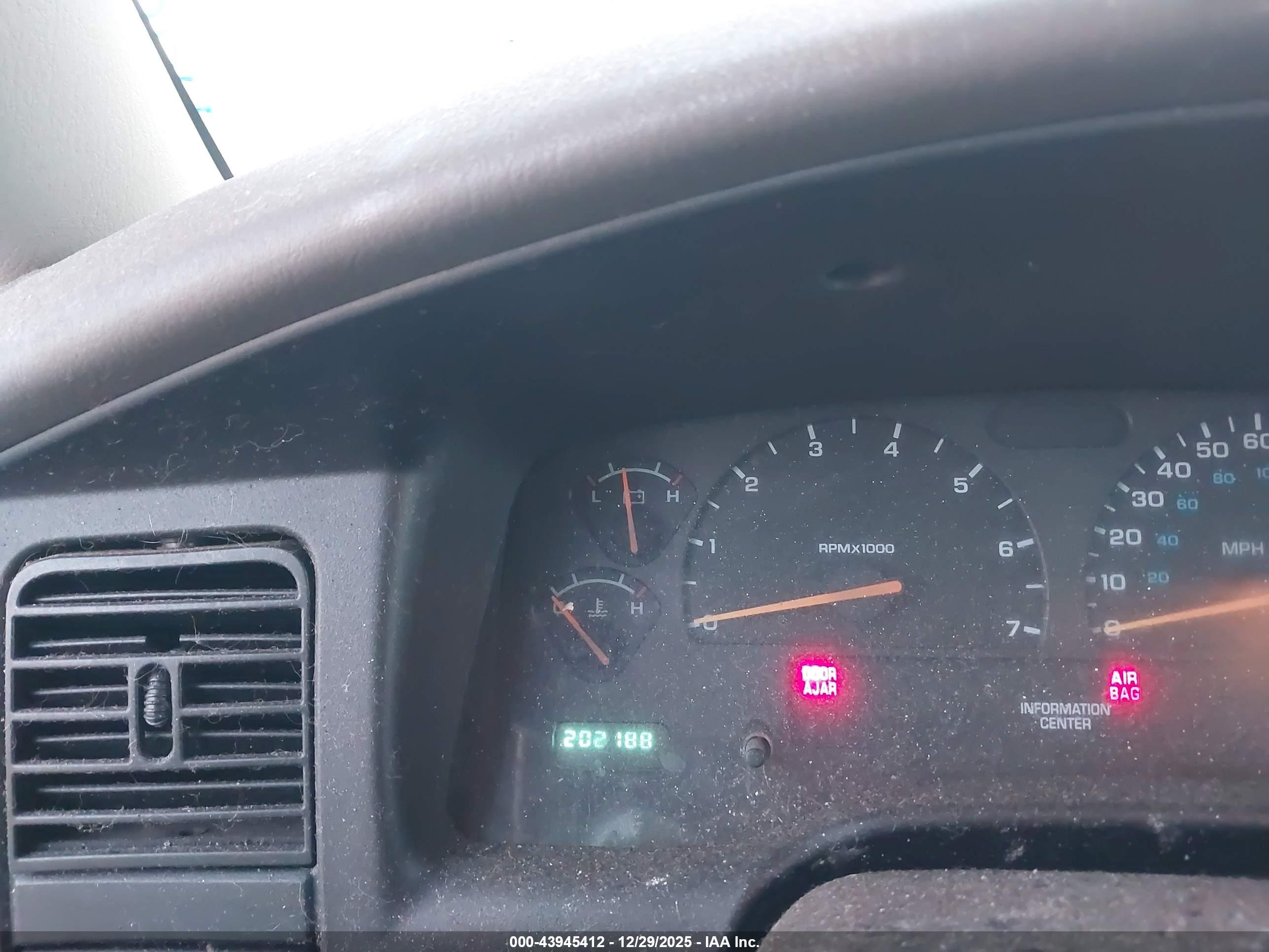 DODGE DAKOTA image 7