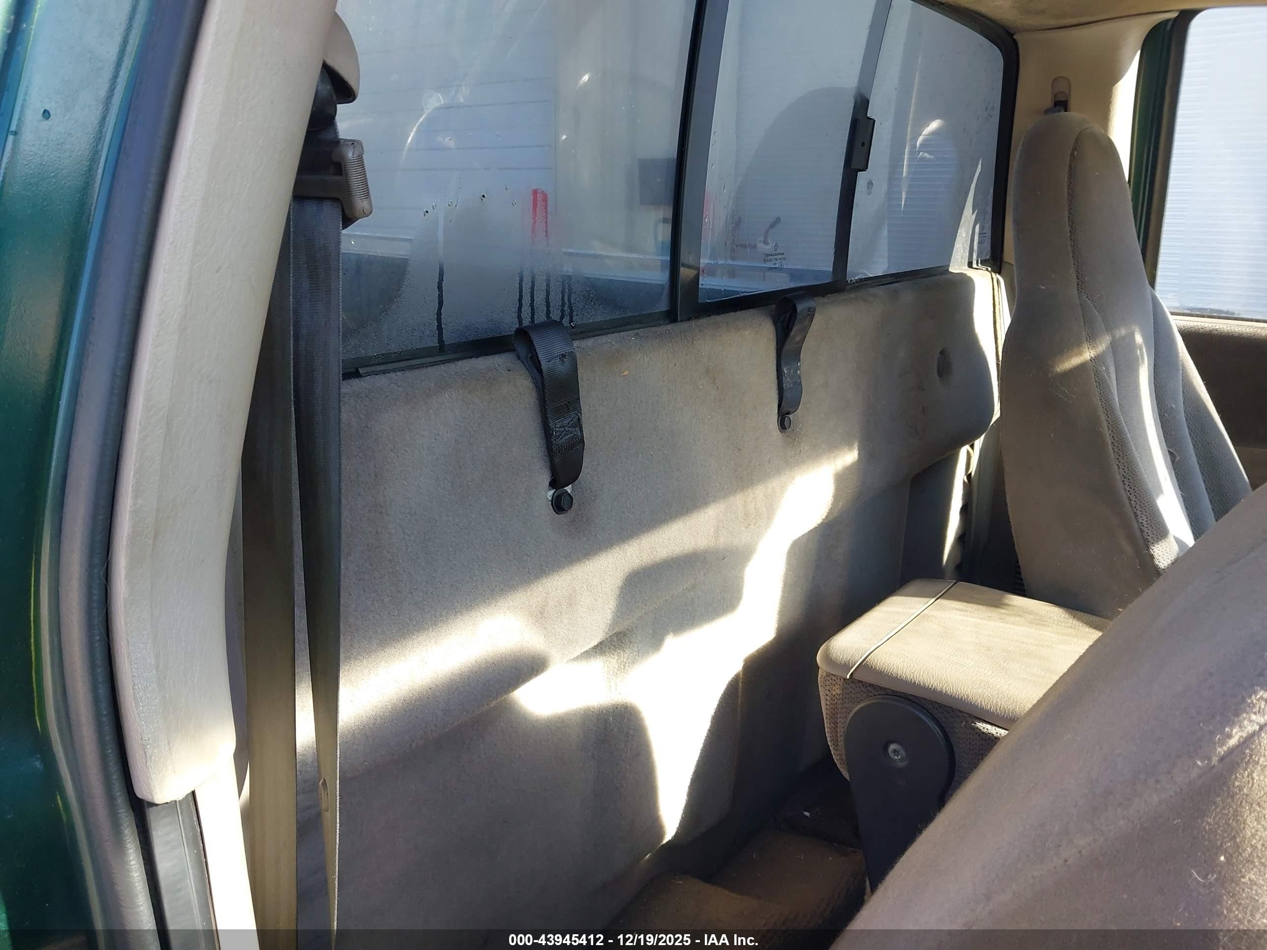 DODGE DAKOTA image 8