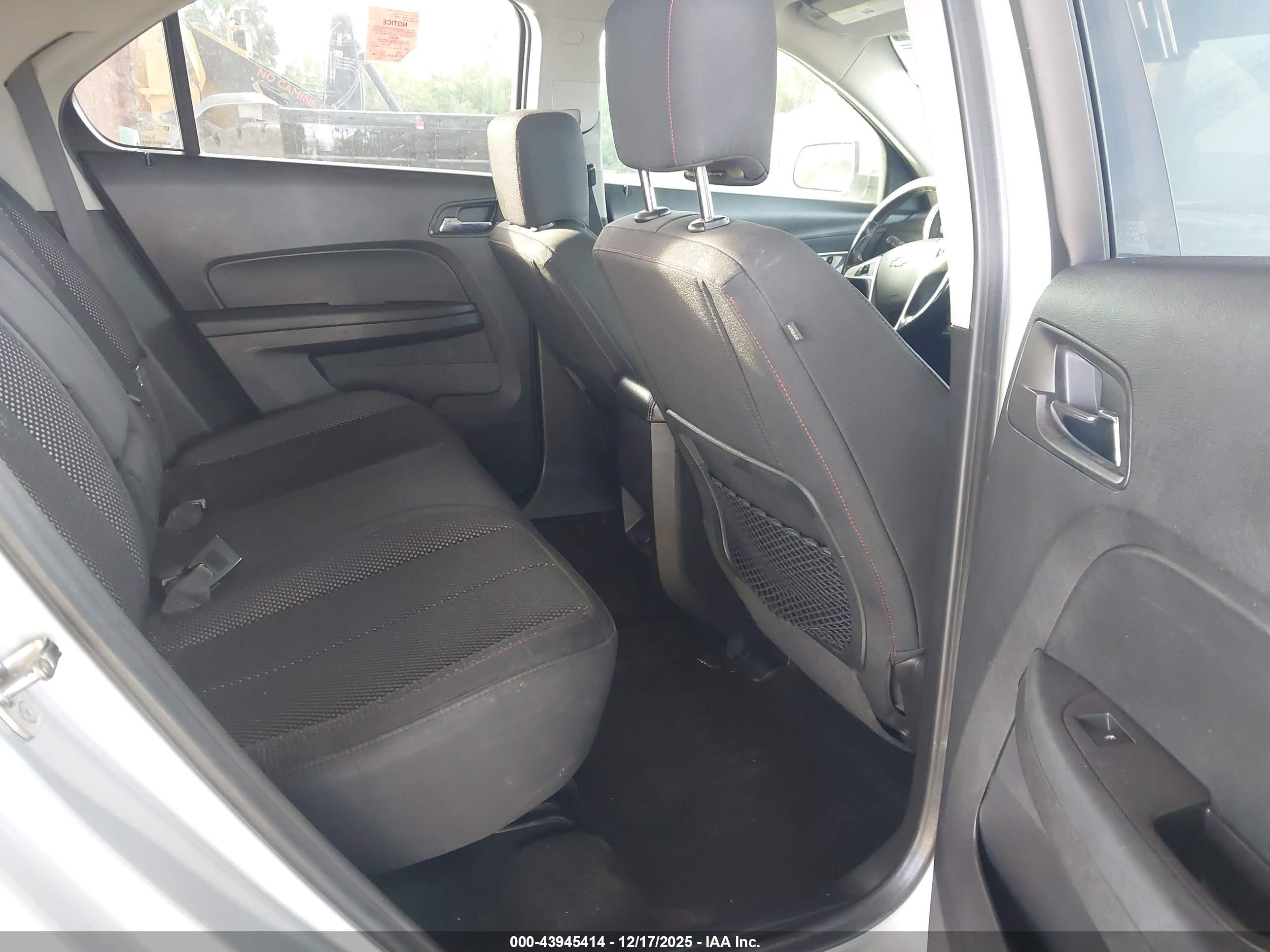 CHEVROLET EQUINOX image 8