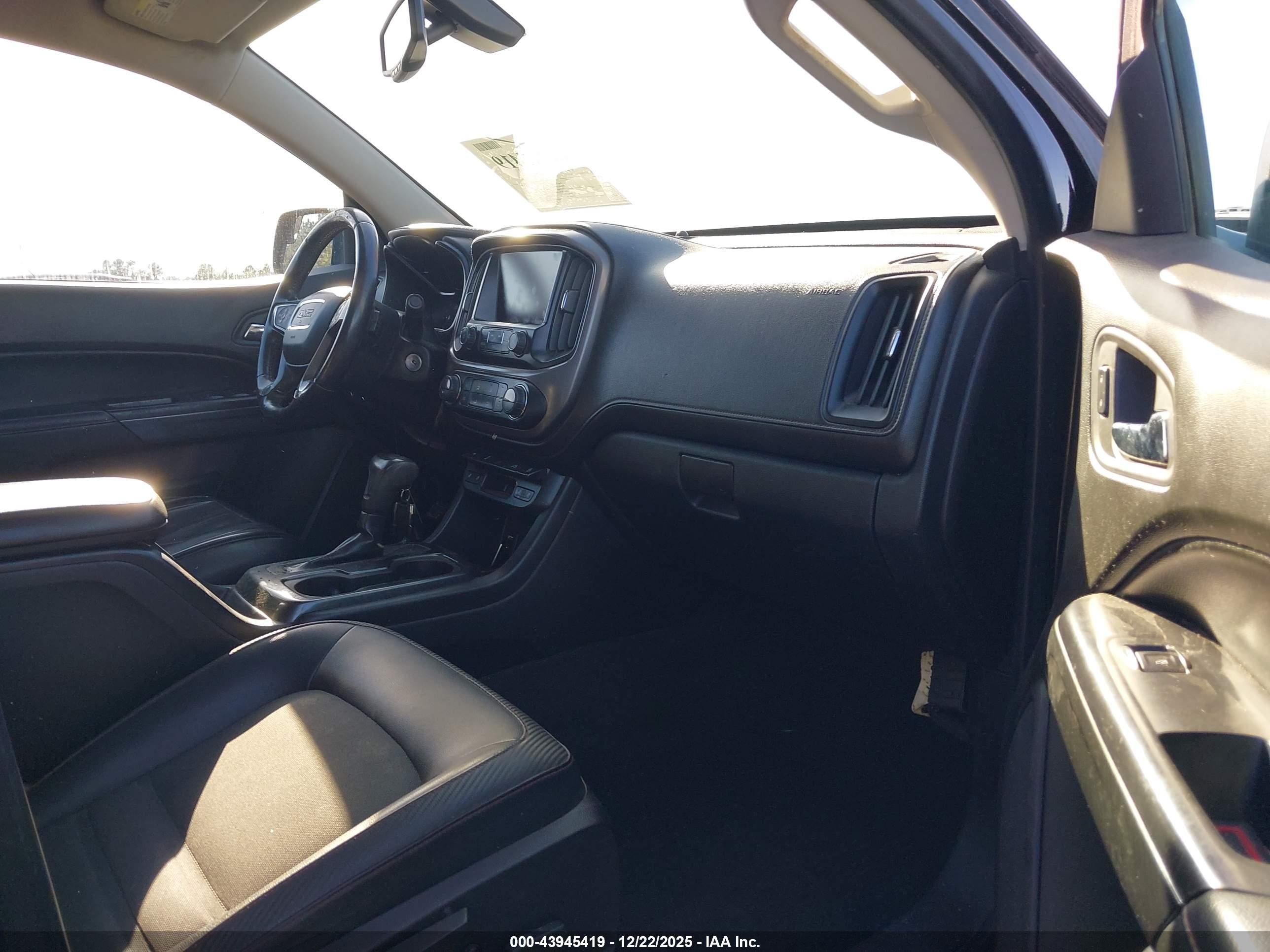 GMC CANYON image 5