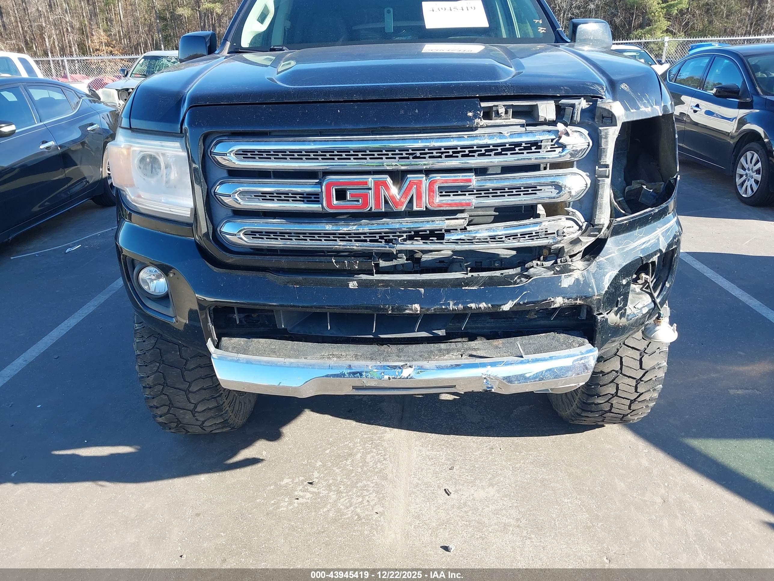 GMC CANYON image 6