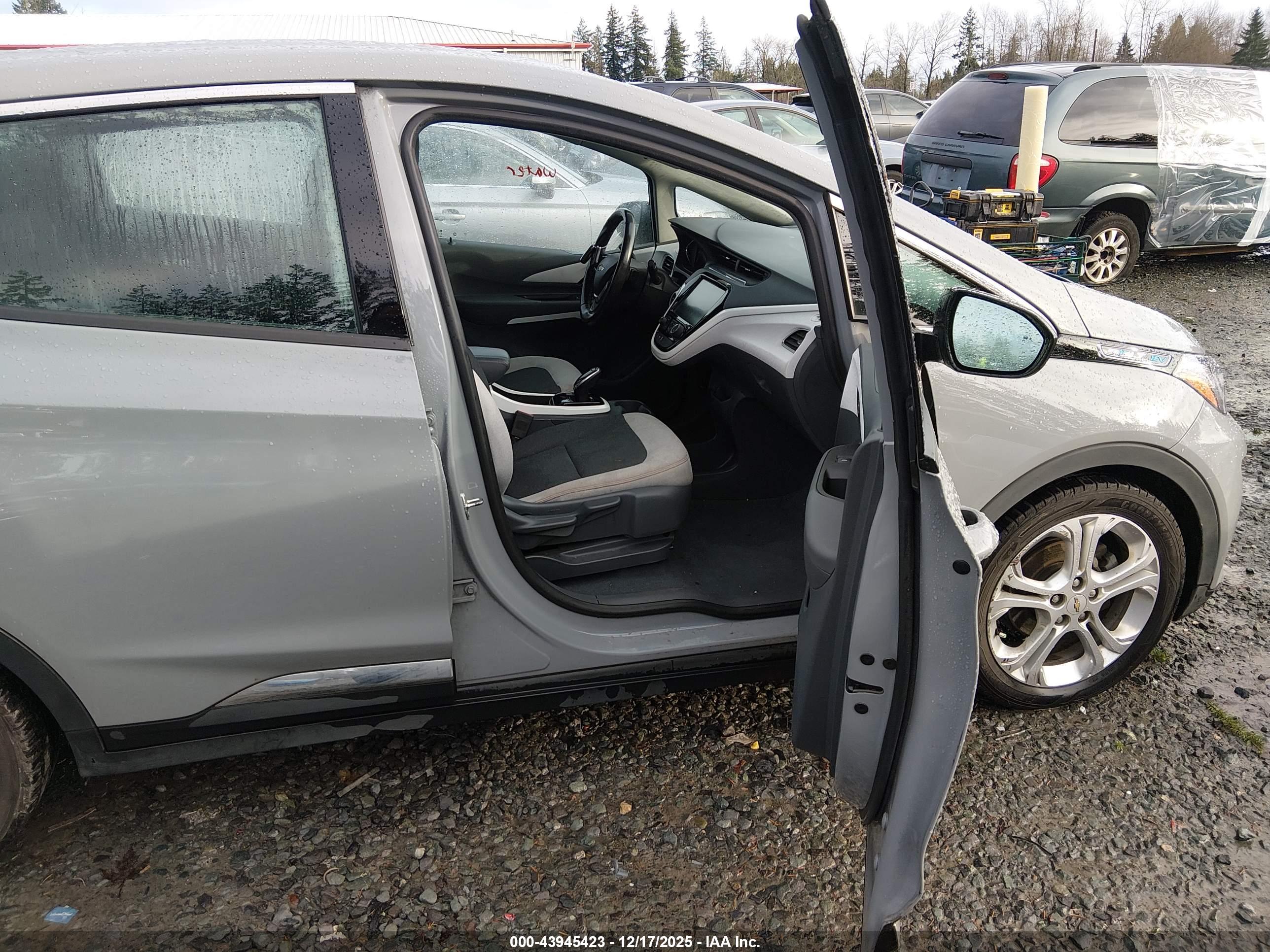 CHEVROLET BOLT image 5