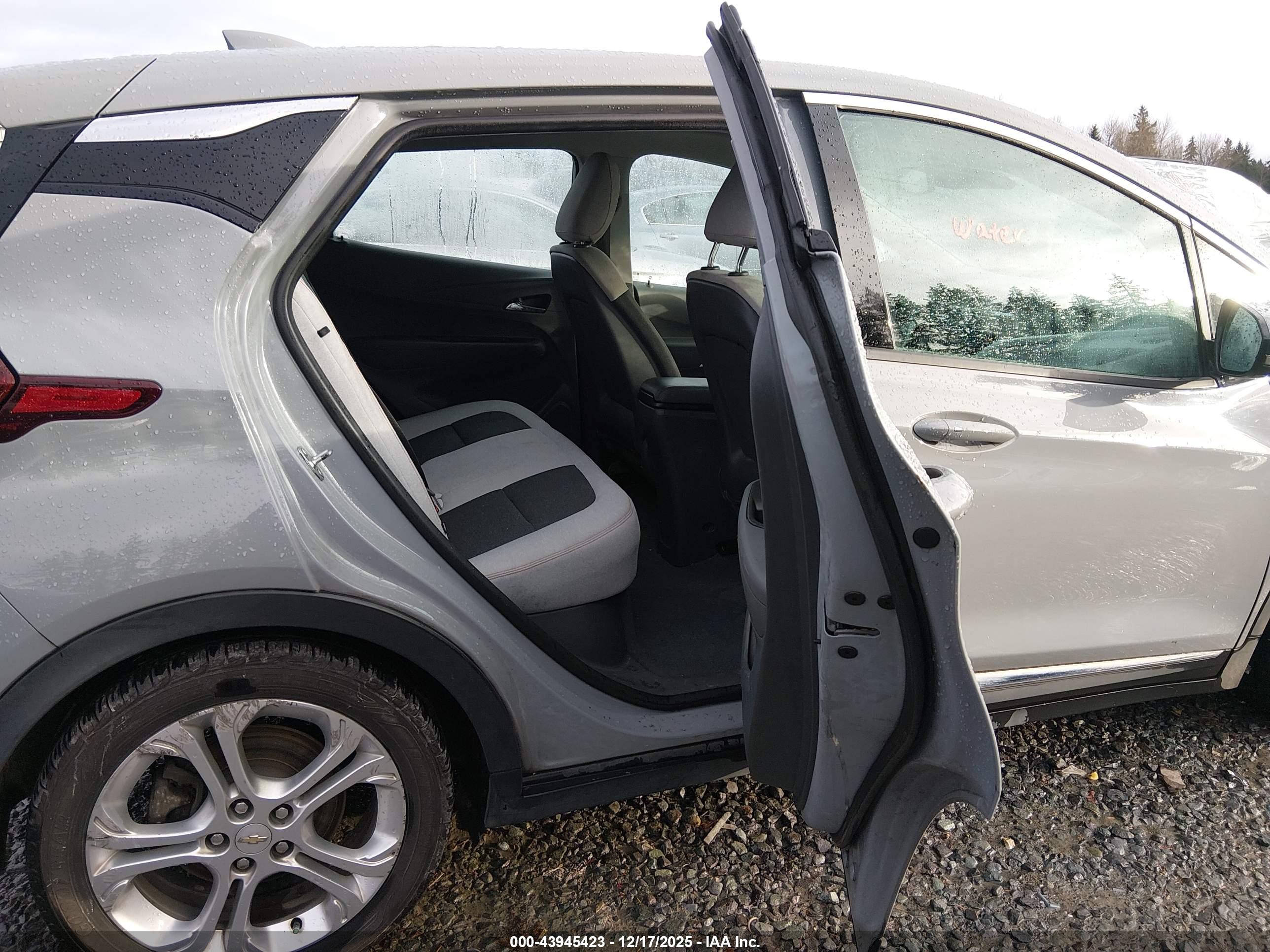 CHEVROLET BOLT image 8