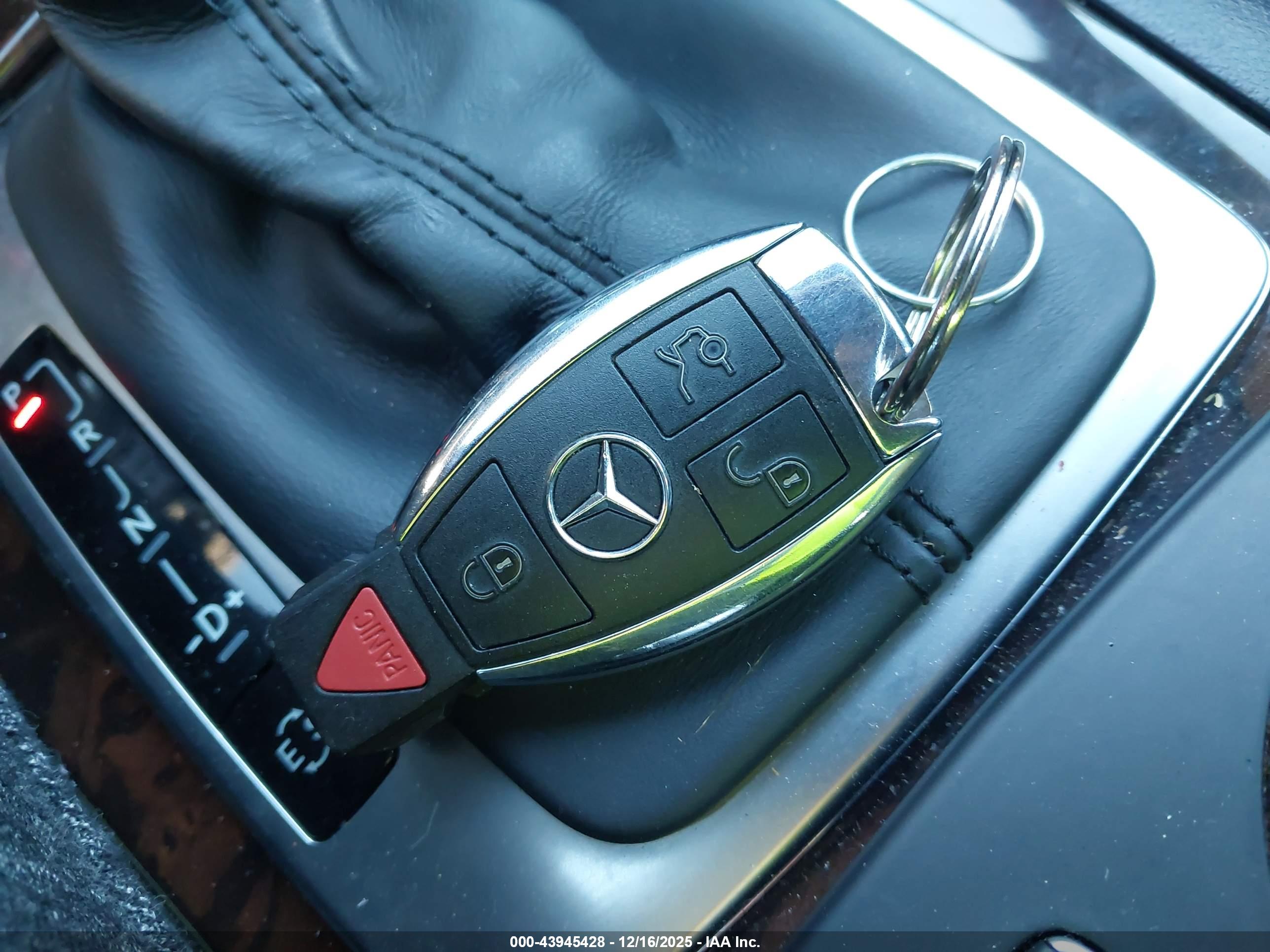 MERCEDES-BENZ C-CLASS image 11