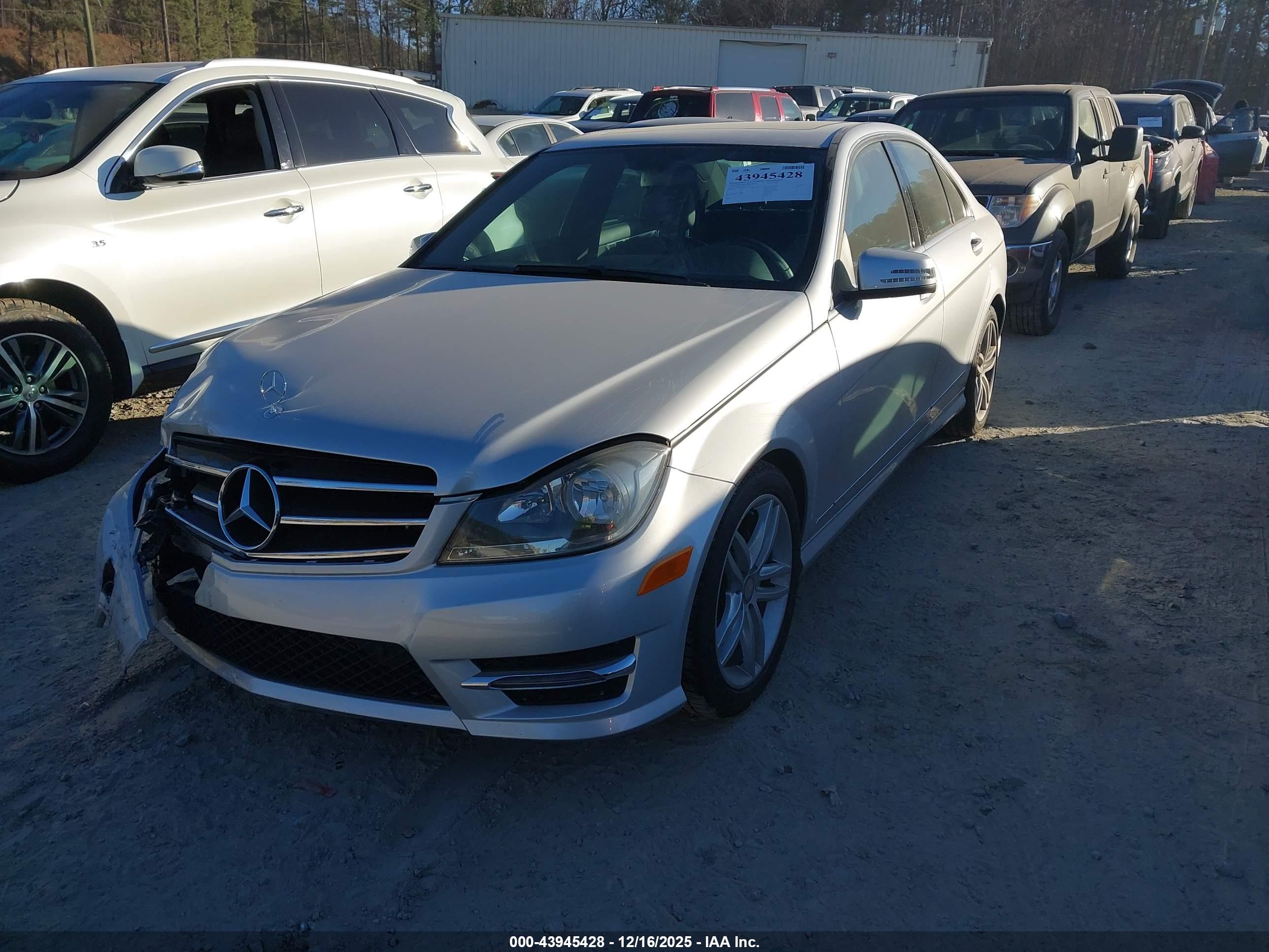MERCEDES-BENZ C-CLASS image 2