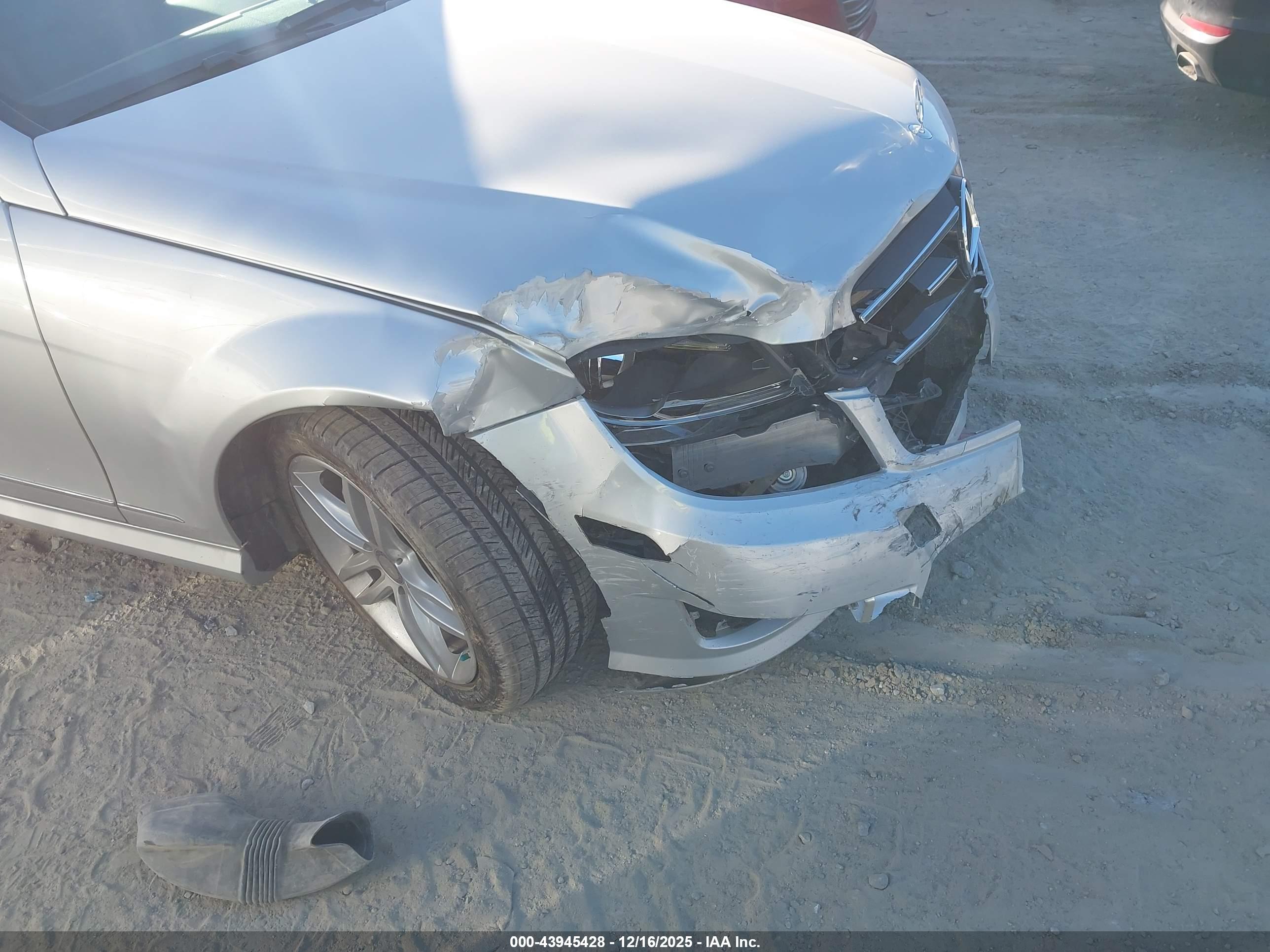 MERCEDES-BENZ C-CLASS image 6