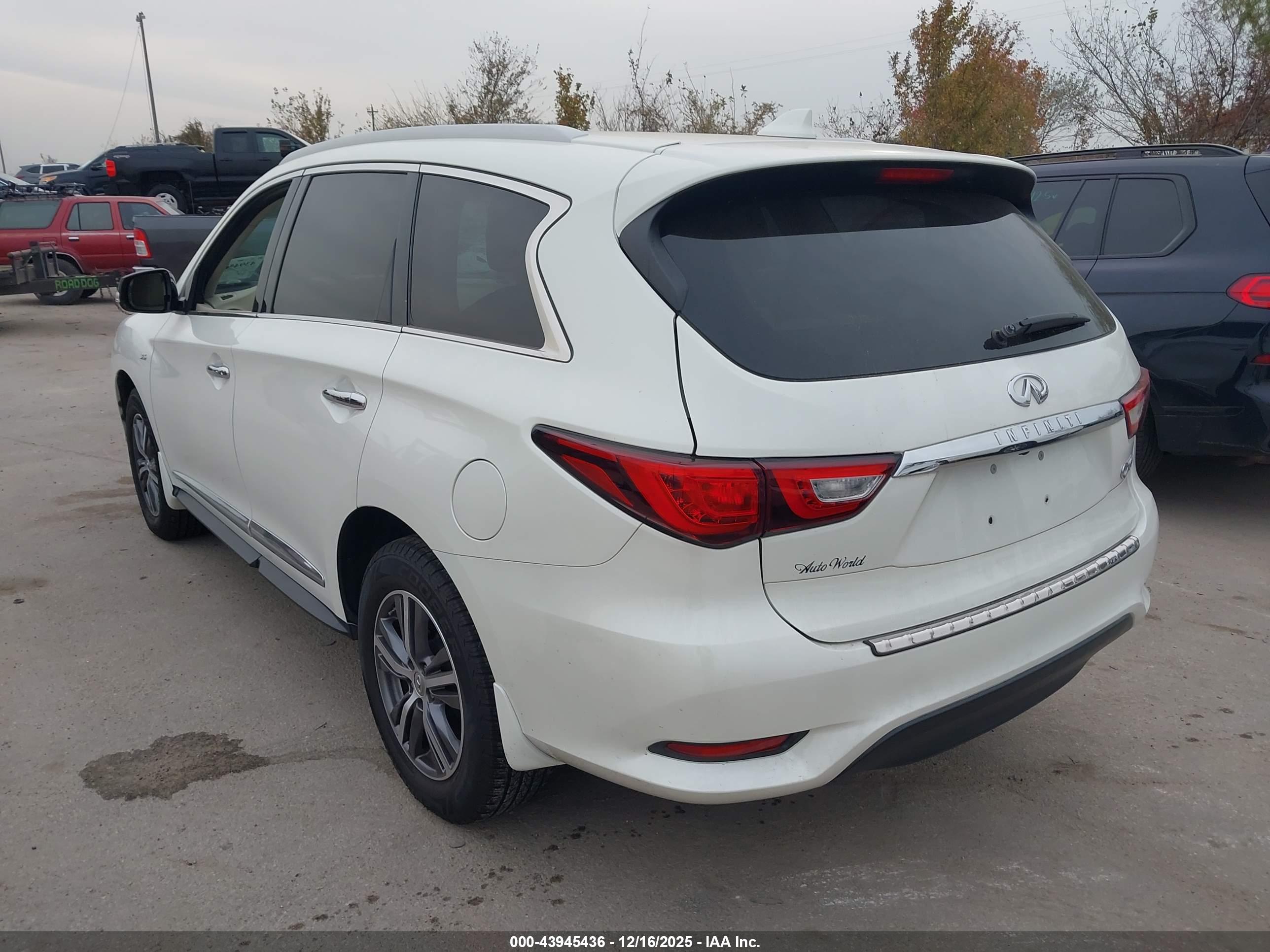 INFINITI QX60 image 3