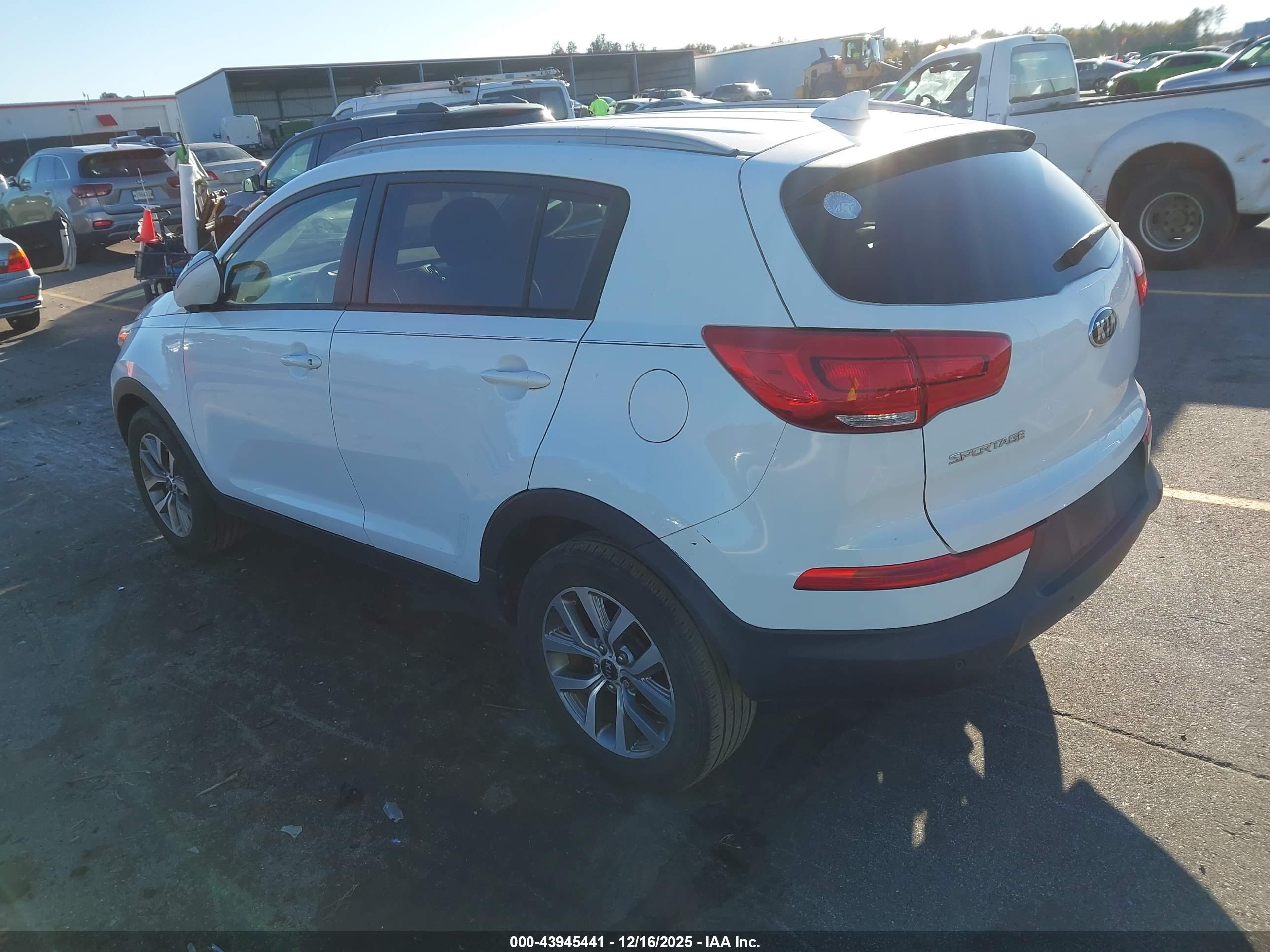 KIA SPORTAGE image 3