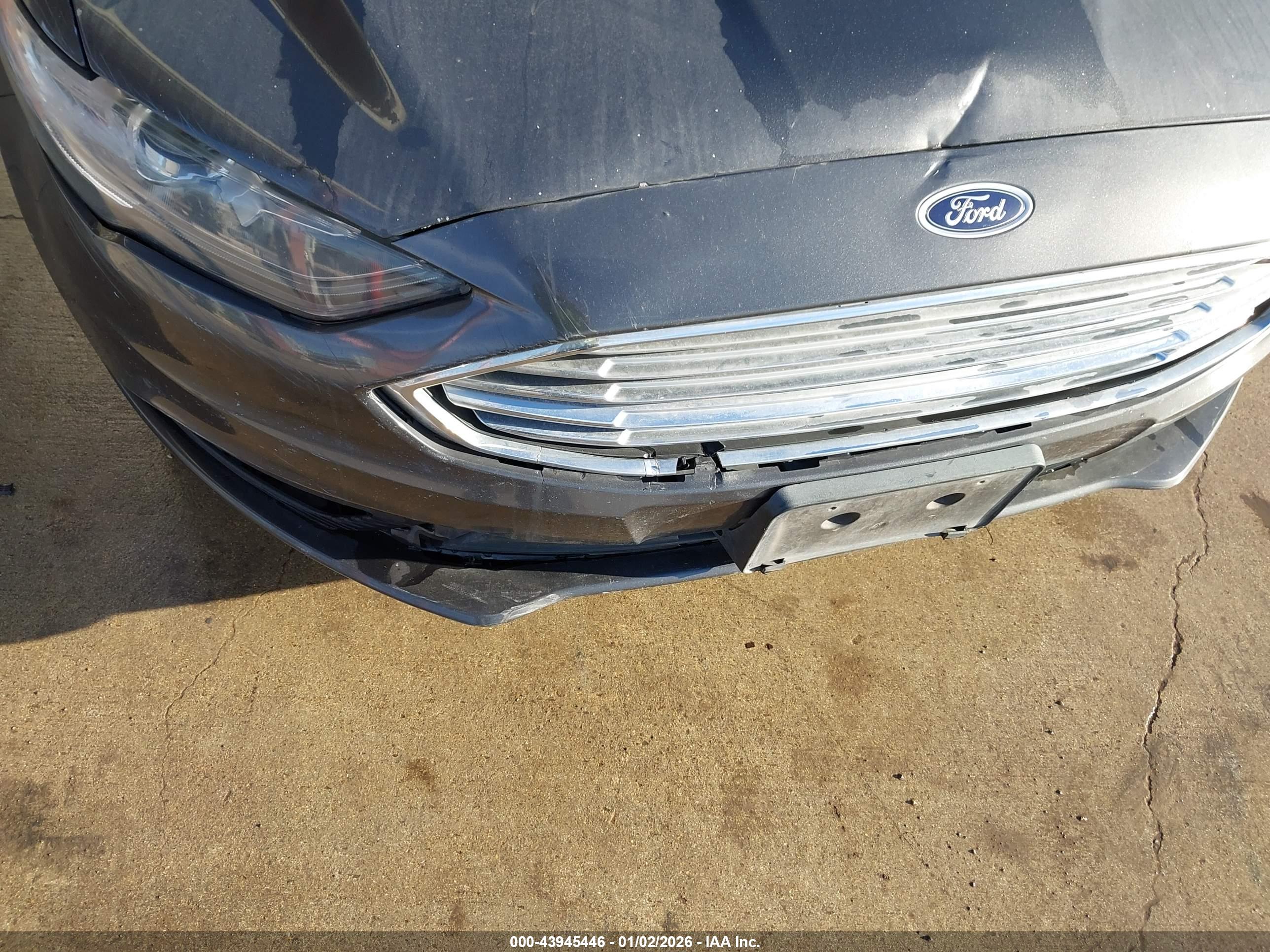 FORD FUSION image 6