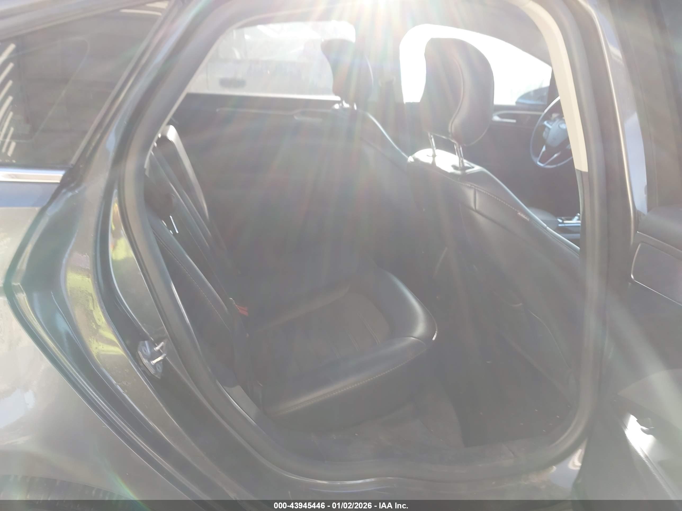 FORD FUSION image 8