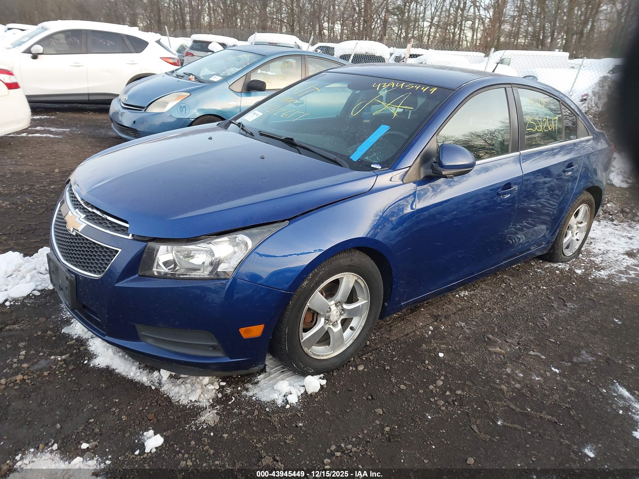 CHEVROLET CRUZE image 2